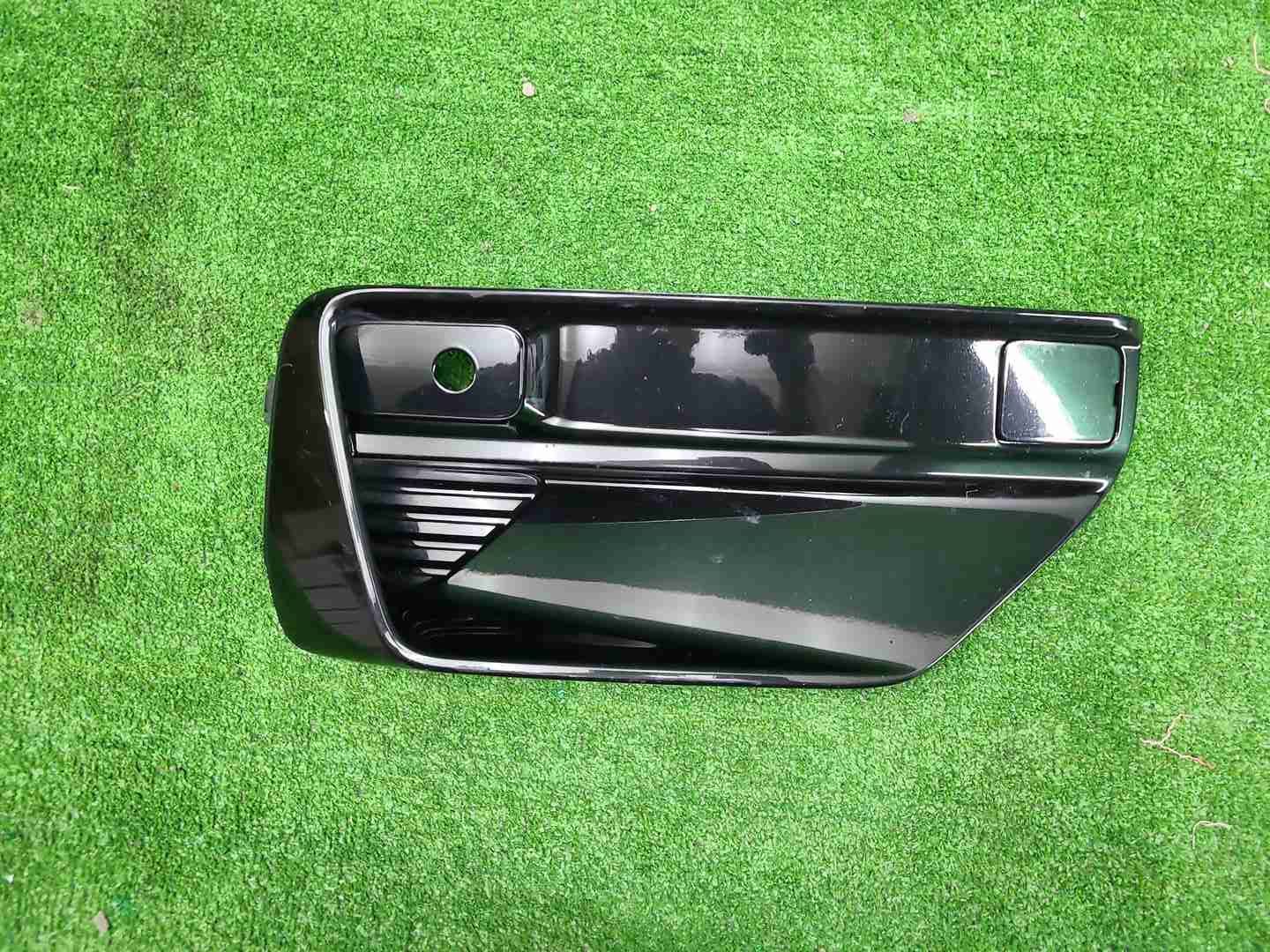 Накладка бампера правая Volvo XC90 2 (2019-2024)