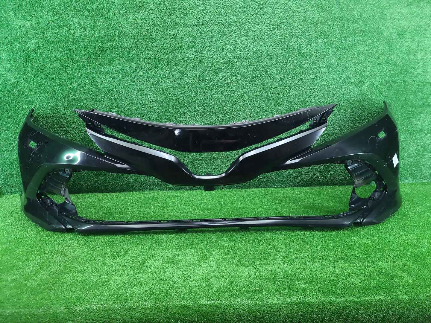 Бампер передний Toyota Camry 8 XV70 (2017-2021)