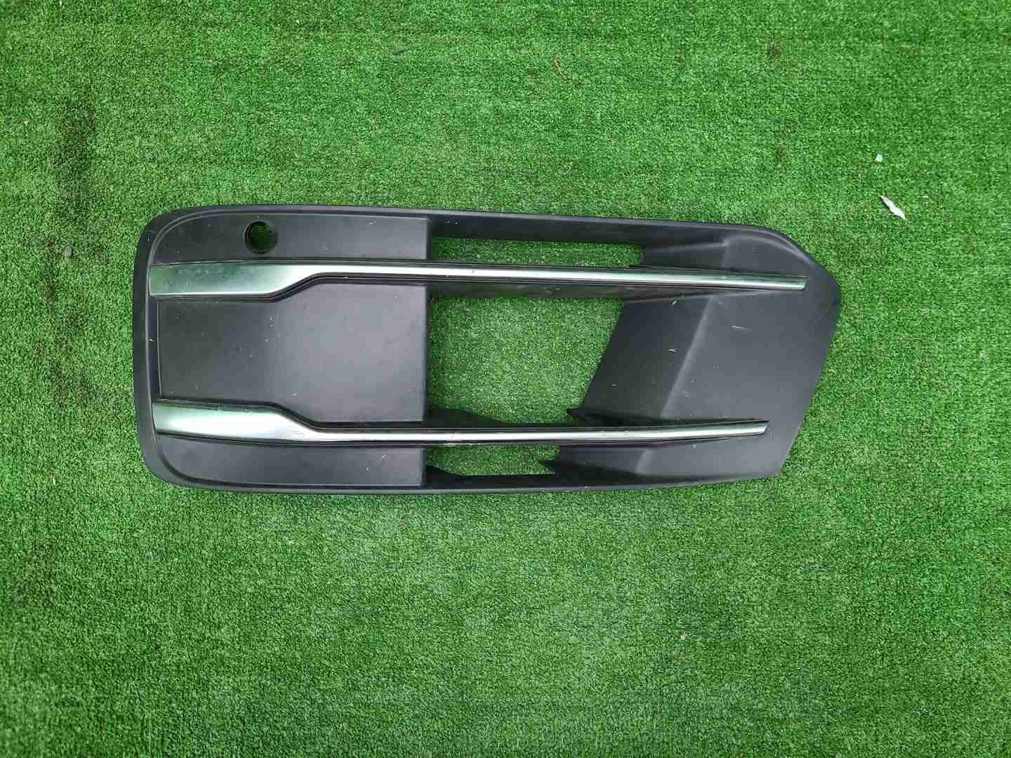 Накладка переднего бампера левая Audi Q7 2 (15-19)