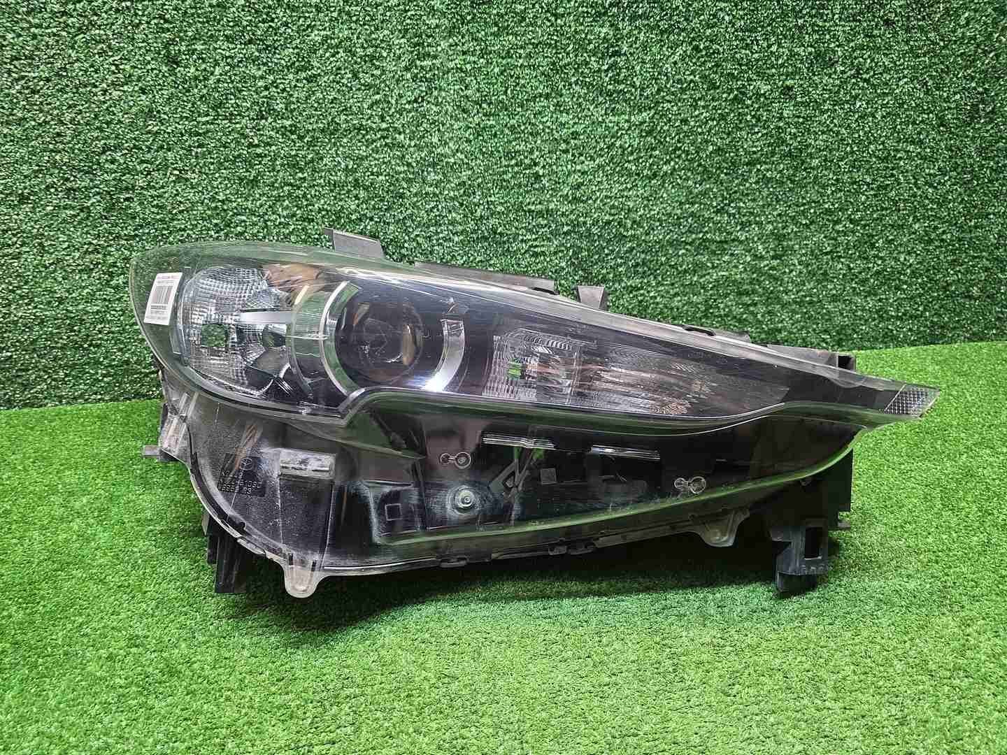 Фара правая Mazda CX-5 2 (2017-2021) LED