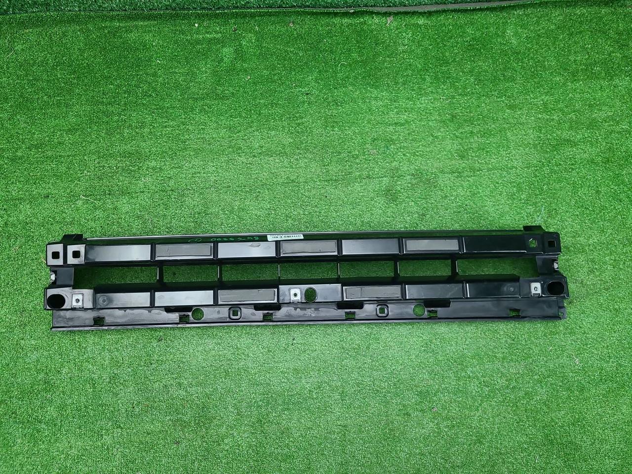 Кронштейн переднего бампера LR Defender L663 19-нв