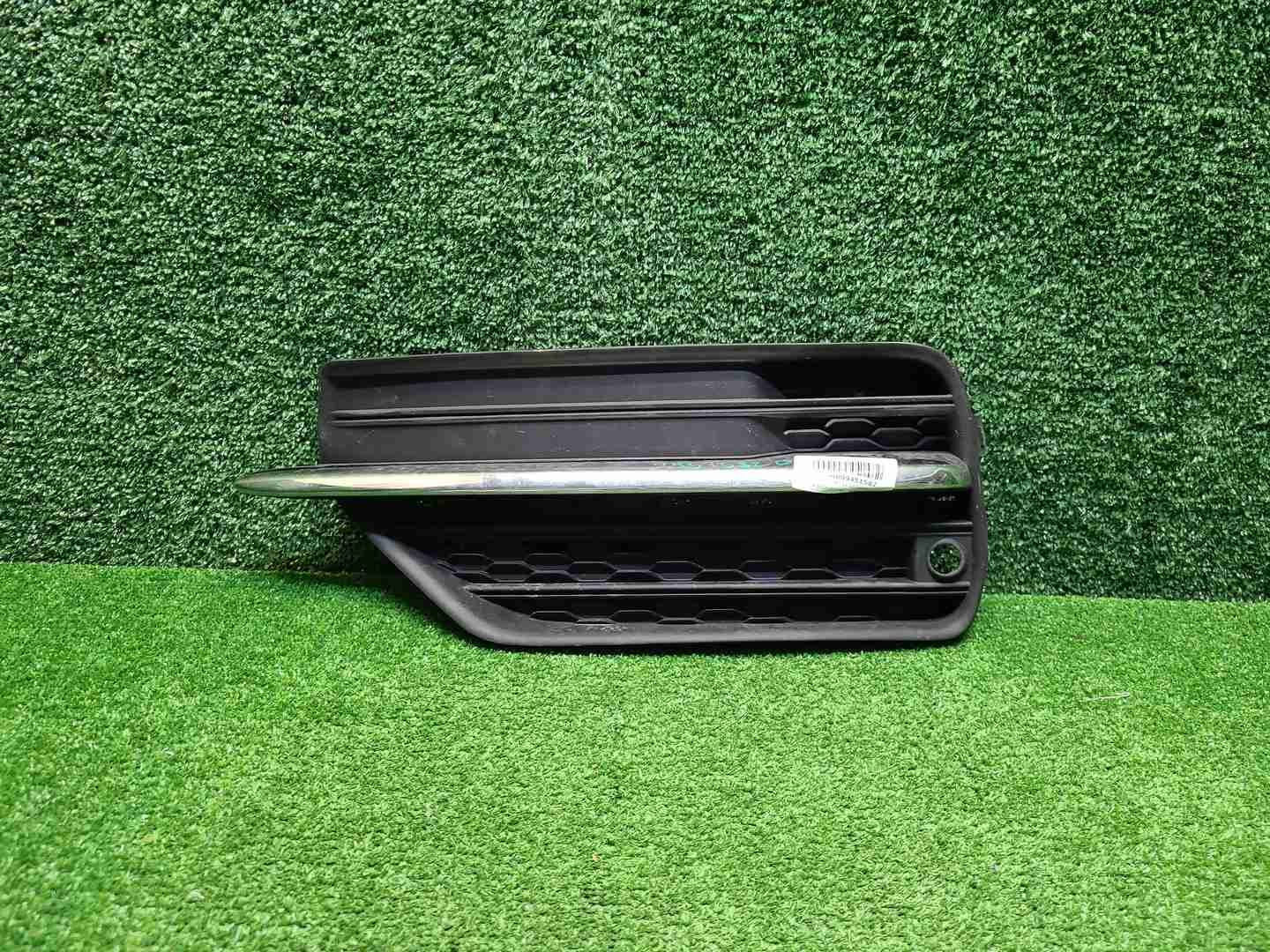 Решетка переднего бампера левая Volvo XC90 2 14-19