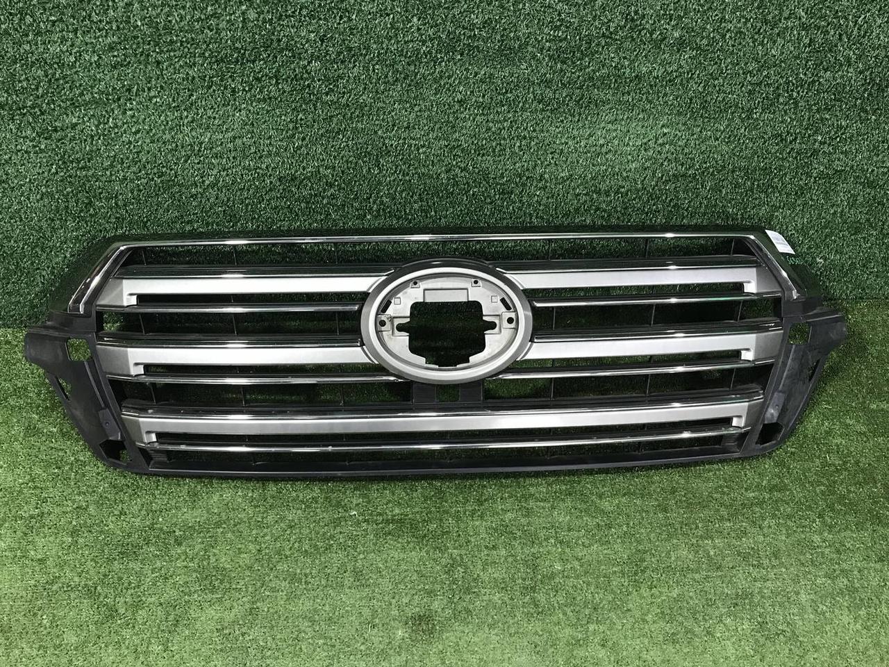 Решетка радиатора Toyota Land Cruiser 200 (2015-2021)