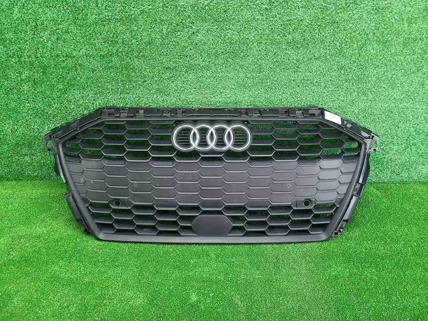 Решетка радиатора Audi A3 4 8Y (2020-2024)