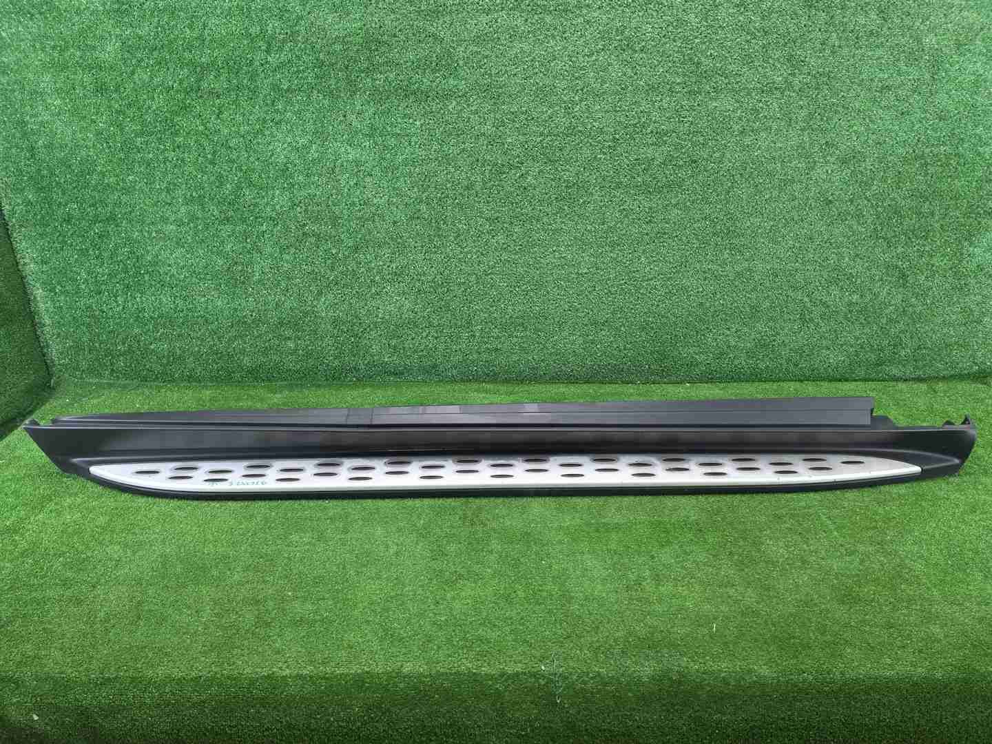 Накладка порога правая Mercedes ML GLE W166 11-18