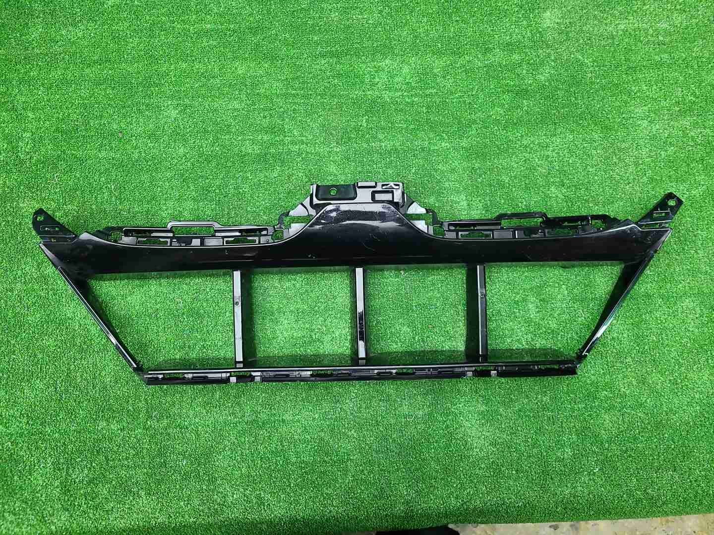Решетка бампера переднего BMW 7er G70 (2022-н.в.)