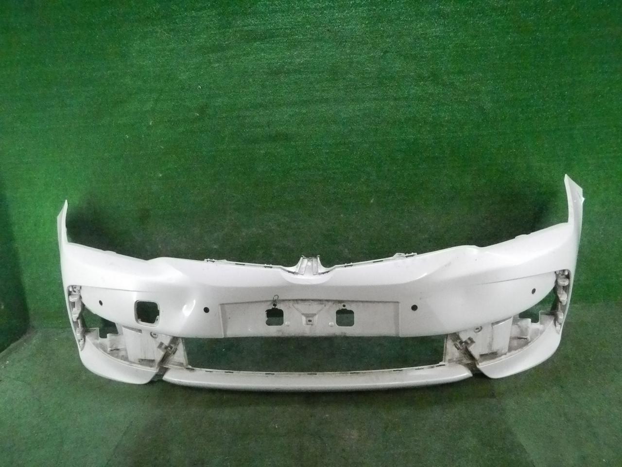 Бампер передний Toyota Corolla E160 (2015-2019)