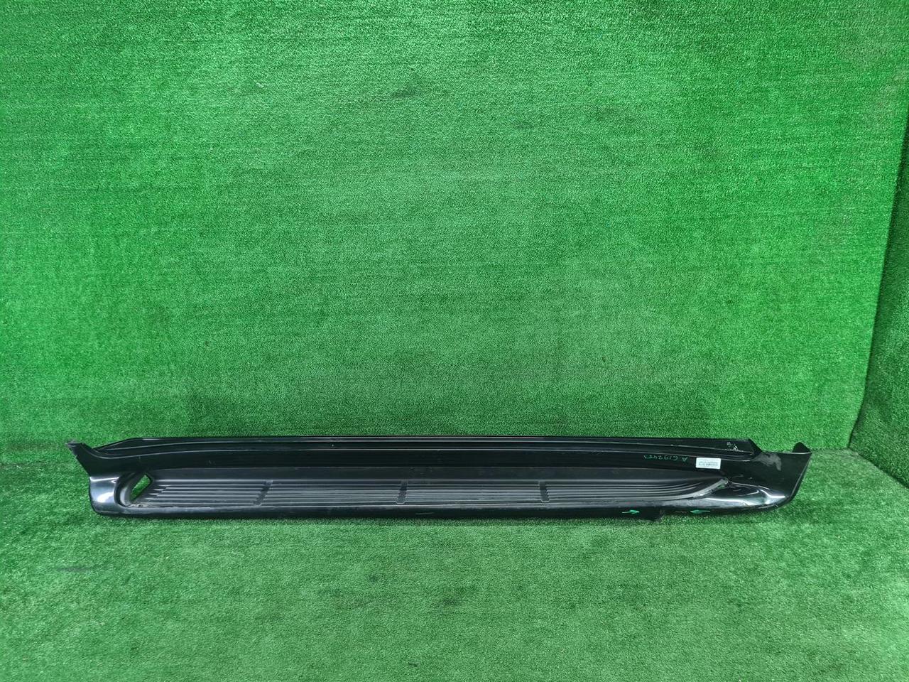 Накладка порога правая Toyota Land Cruiser 200 (2015-2021)