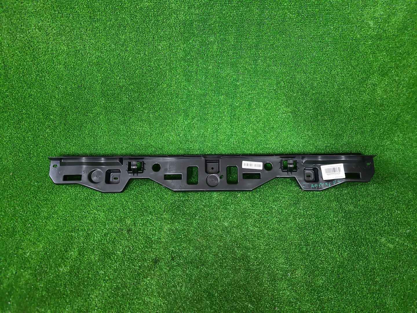 Кронштейн заднего бампера BMW 5er G60 (2023-н.в.)