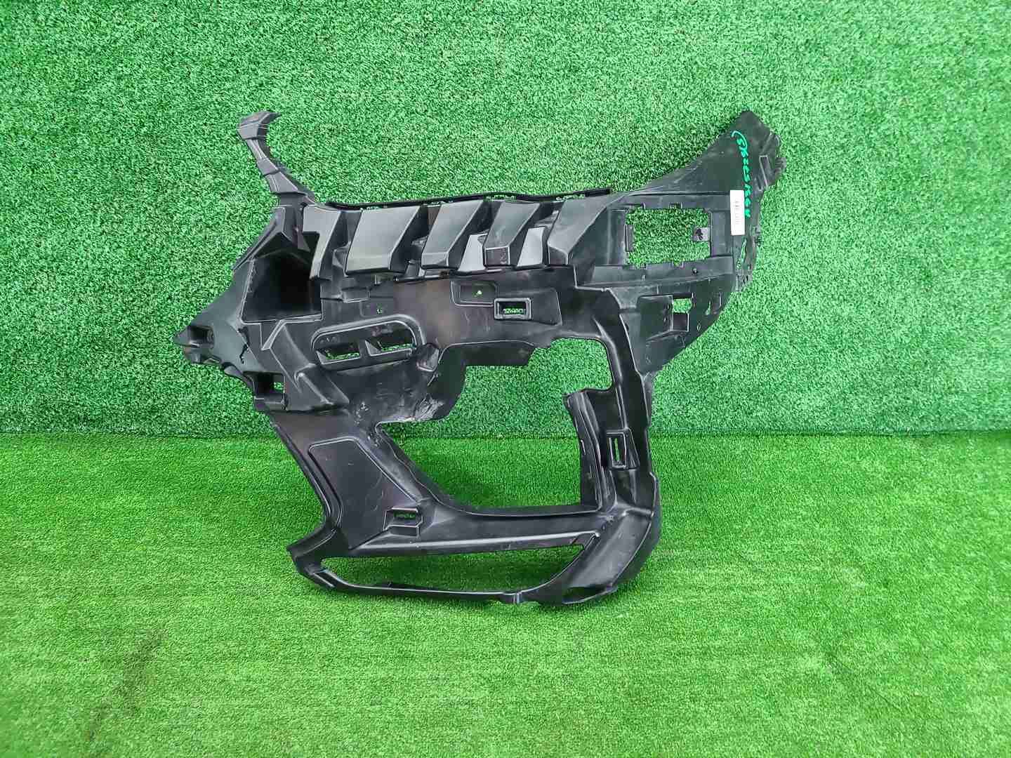 Кронштейн переднего бампера лев. BMW X6M F96 19-23