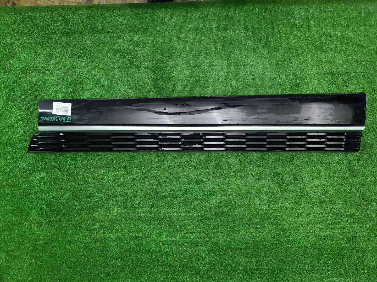 Накладка двери передней правой Hongqi E-HS9 20-нв