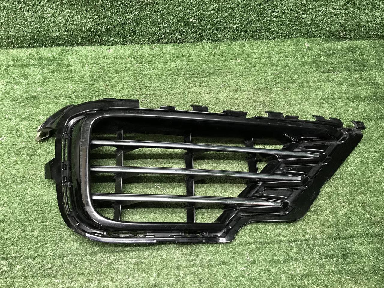 Решетка перед бампера VW Touareg 2 NF 14-18 R-Line