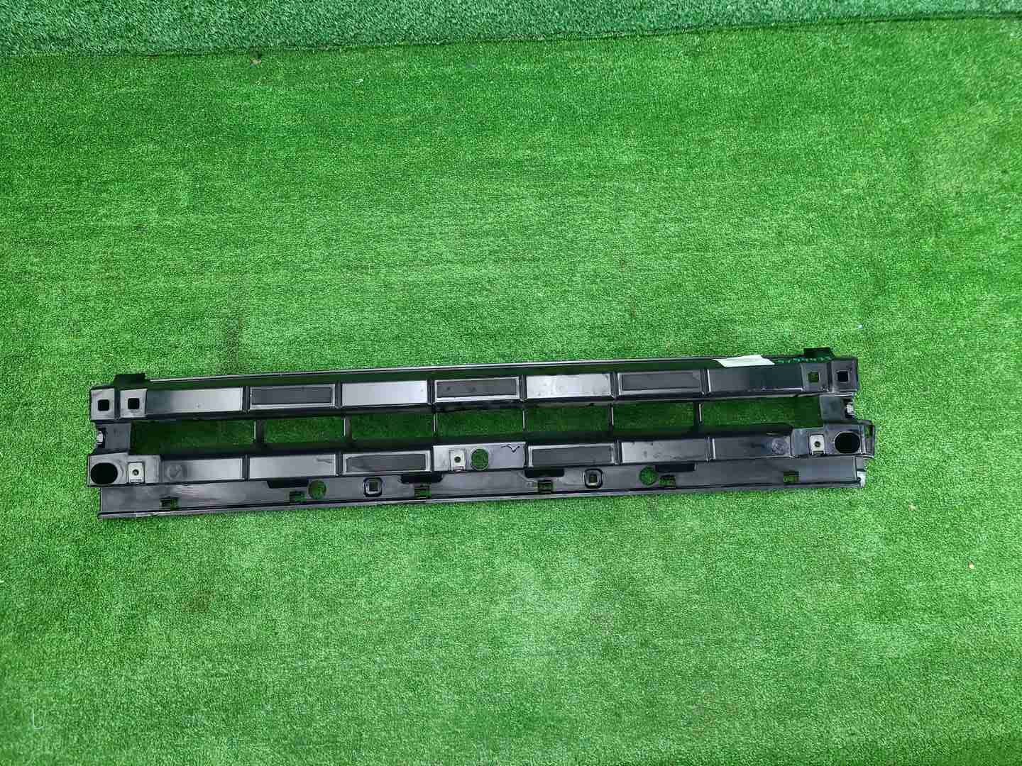 Кронштейн бампера LR Defender 2 L663 (2019-н.в.)