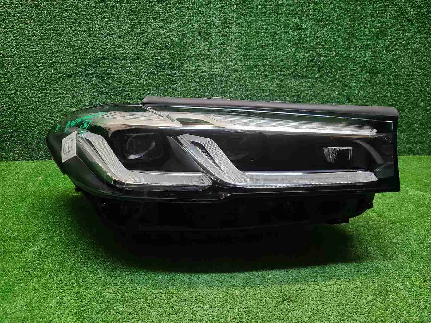 Фара правая BMW 5er G30 (2020-2023) LED
