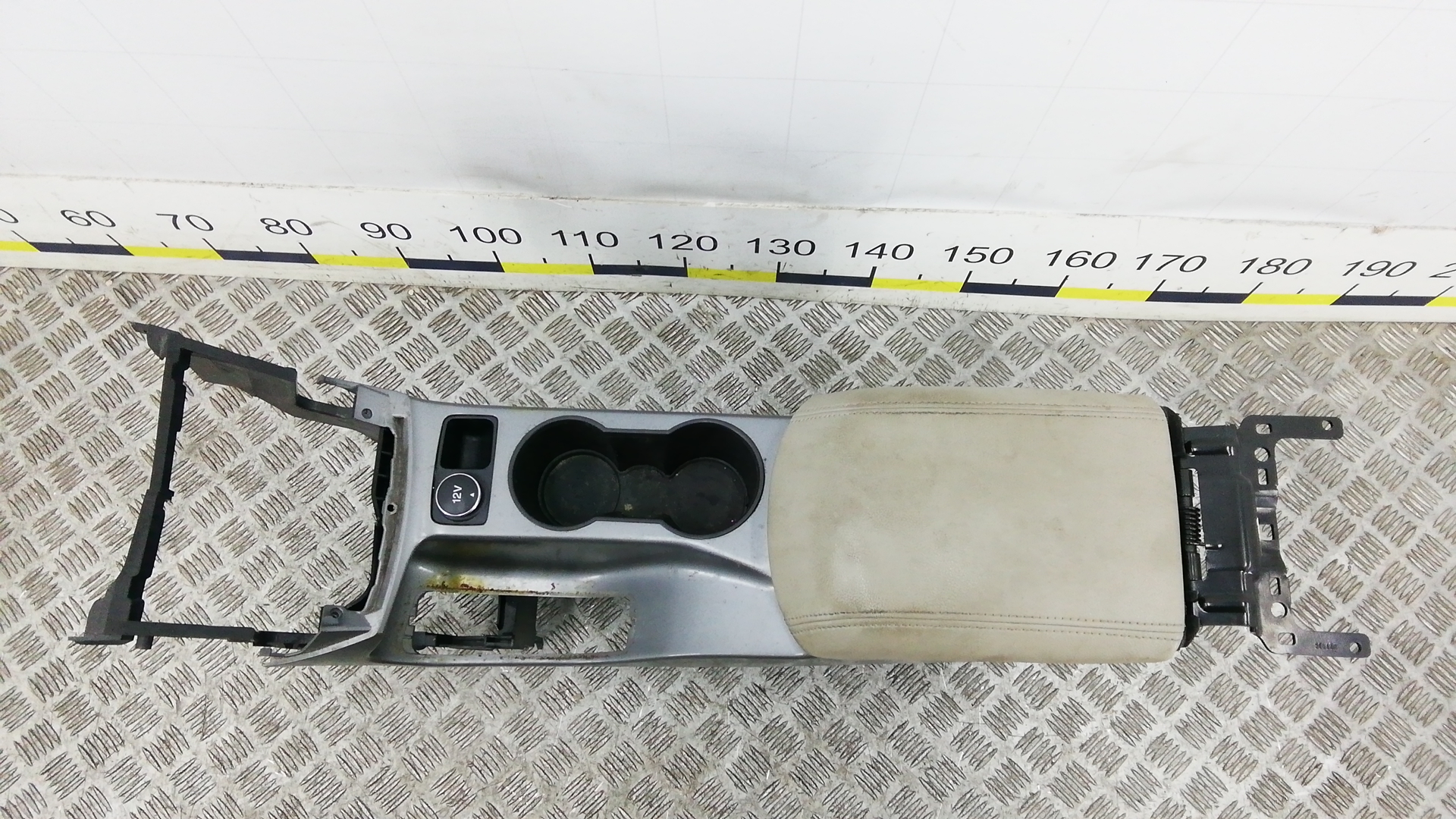 Подлокотник центральный Ford Escape 3