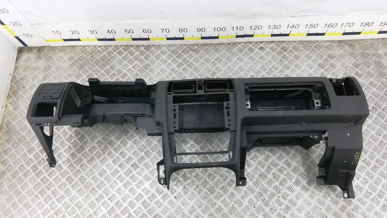 Панель приборов (торпедо) Hummer H3