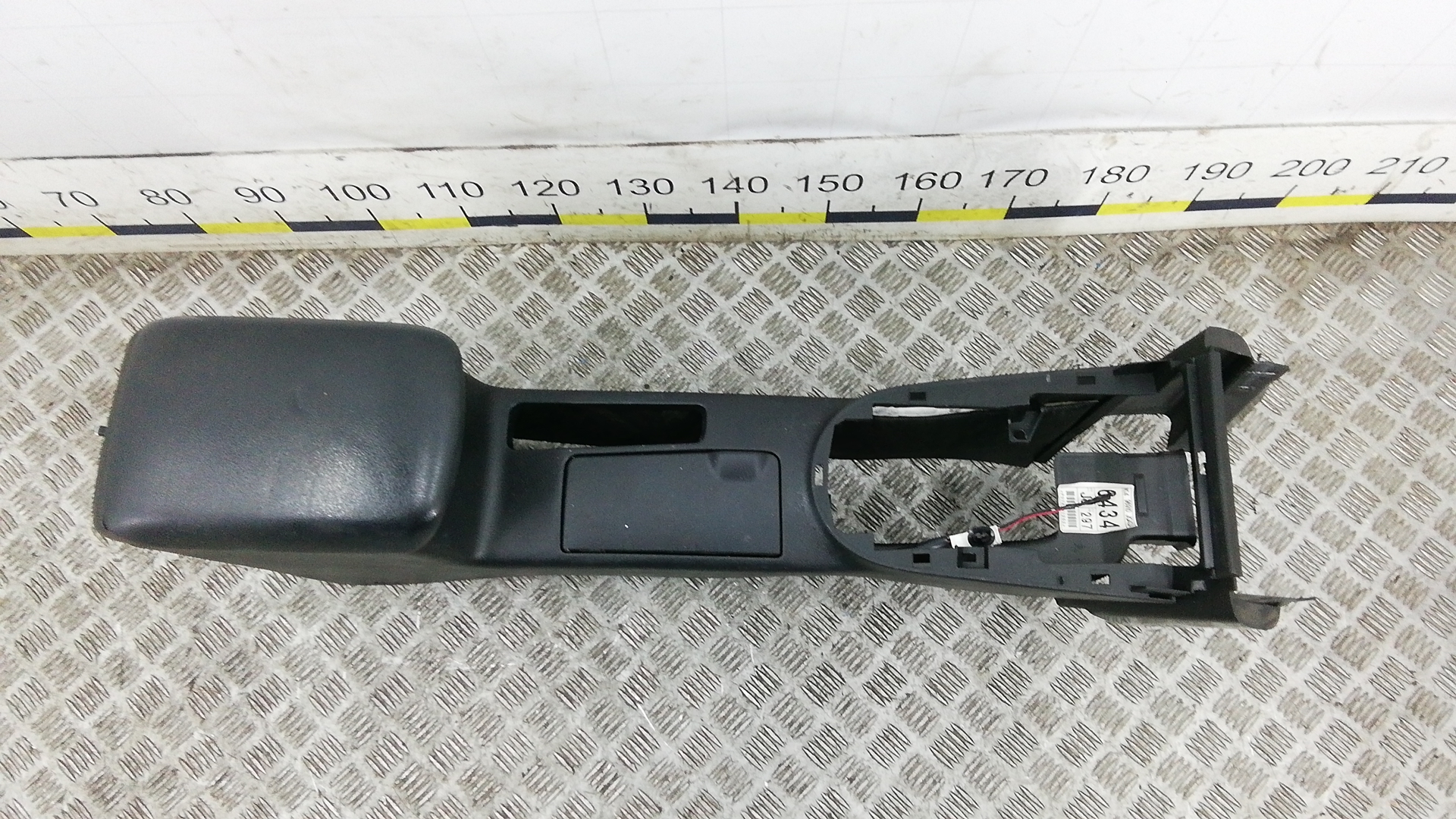 Подлокотник центральный Nissan X-Trail T31
