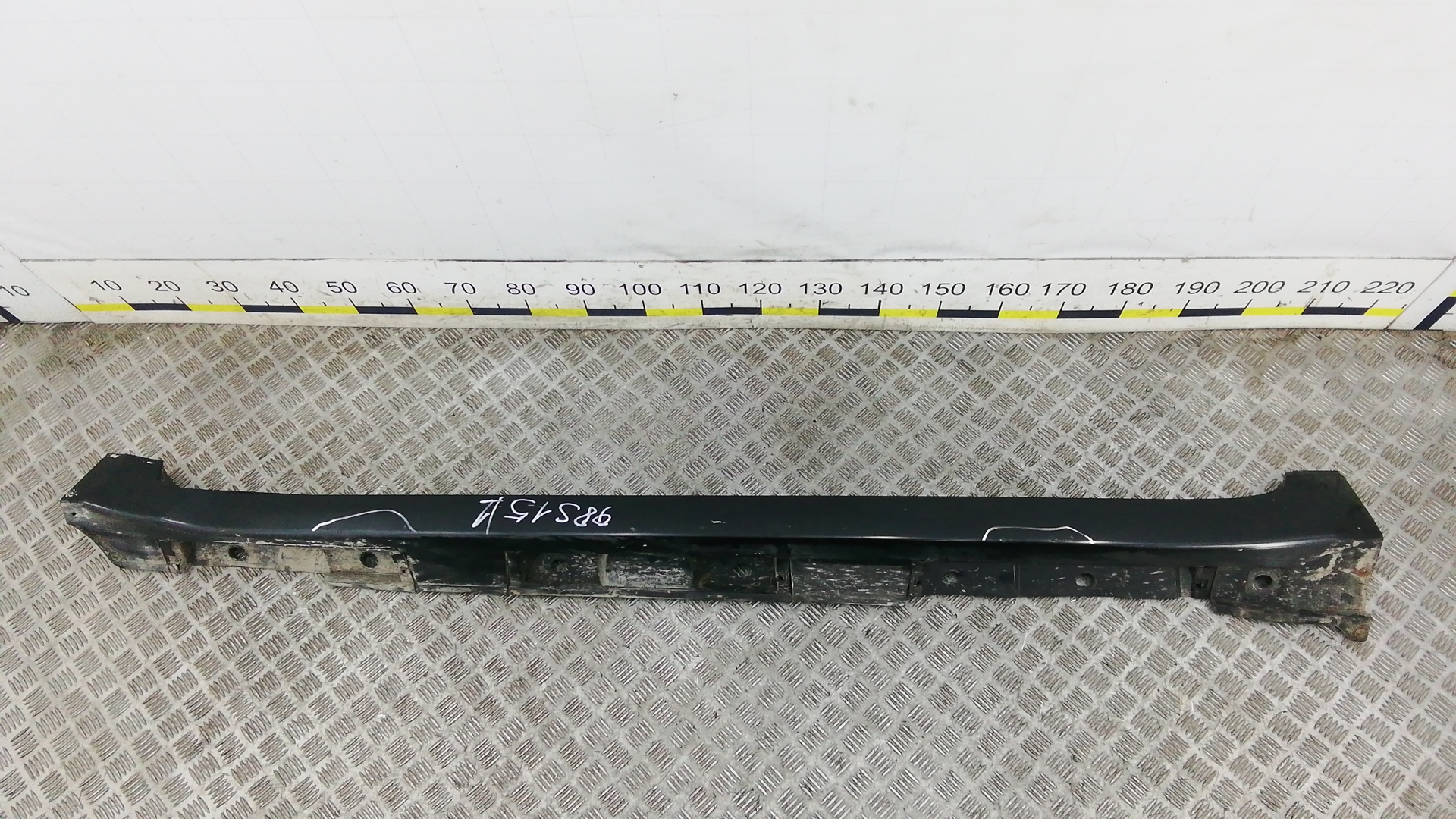 Накладка на порог Toyota Avensis T27