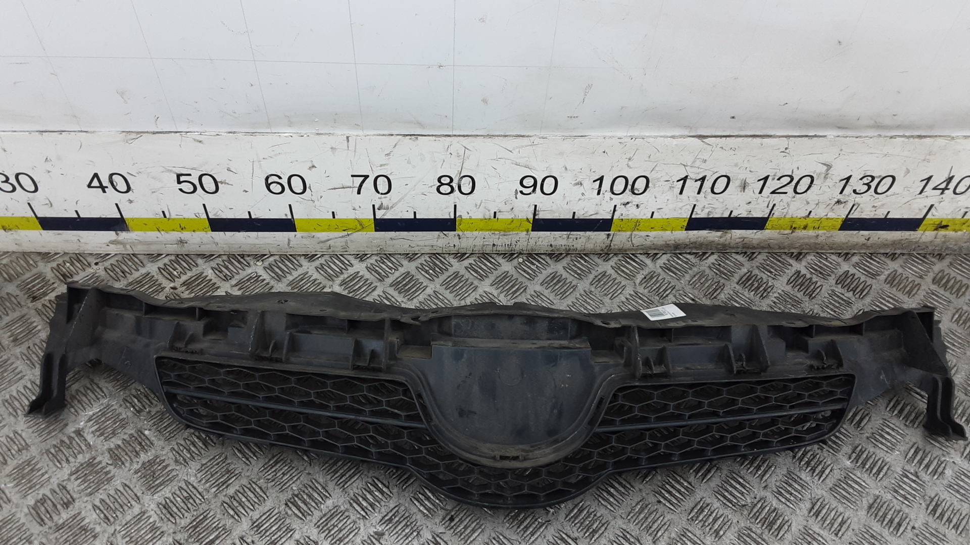 Решетка радиатора Toyota Auris E150