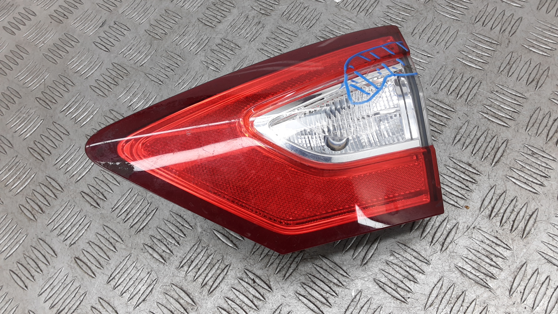 Фонарь правый крышки багажника Ford Fusion 2