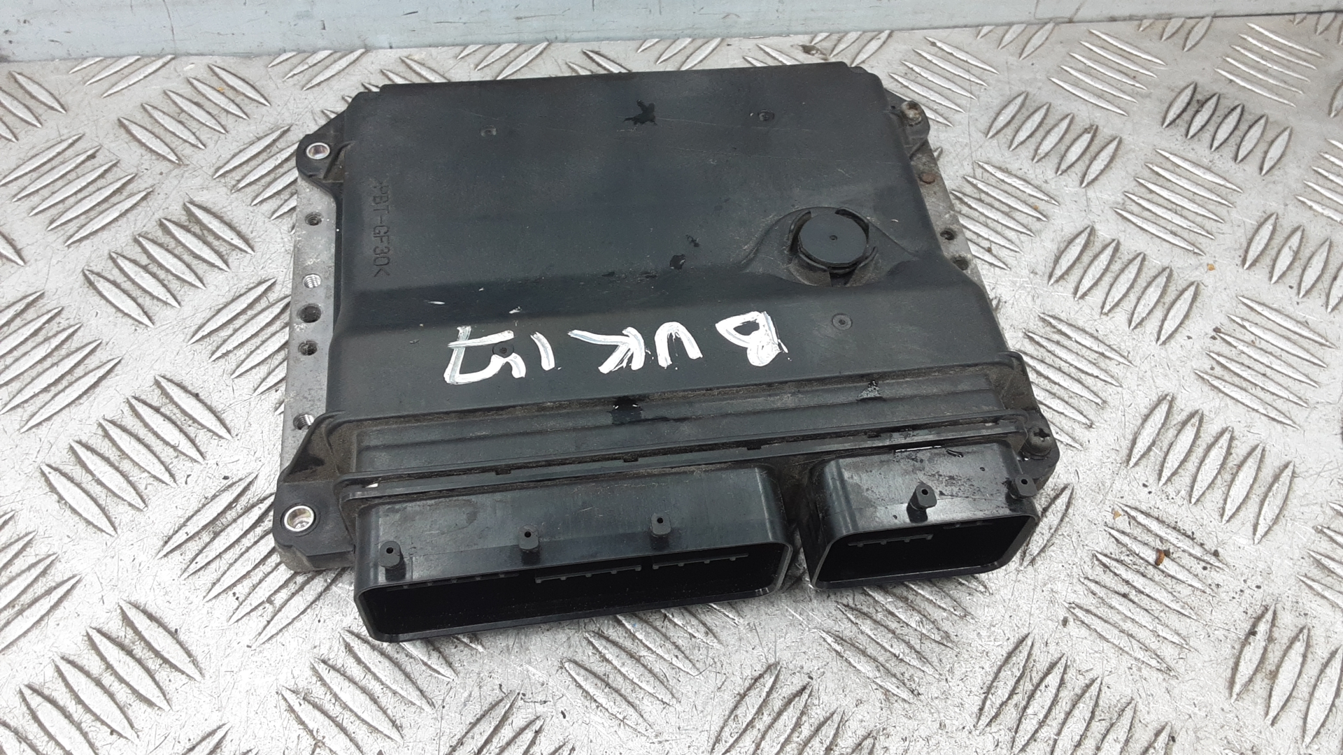 Блок управления двс Toyota Avensis