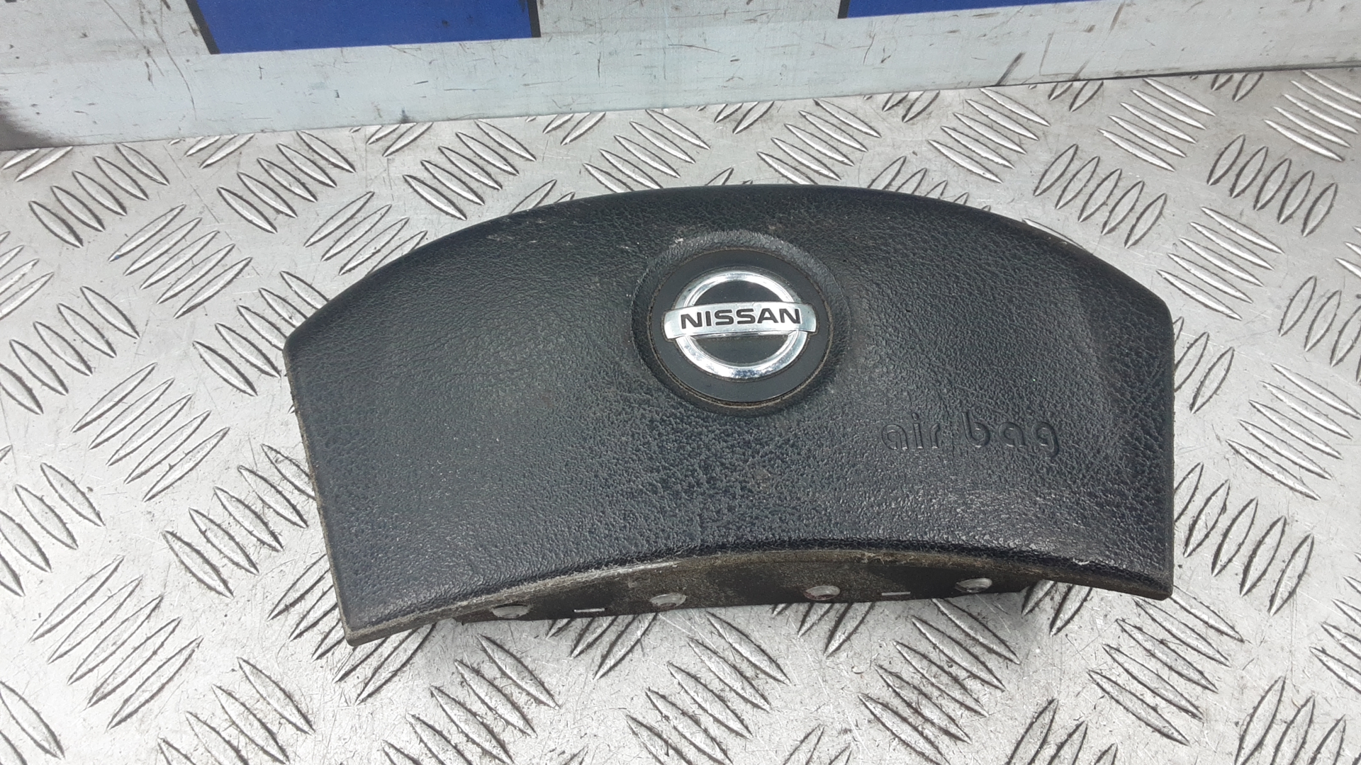 Подушка безопасности водителя Nissan Interstar X70