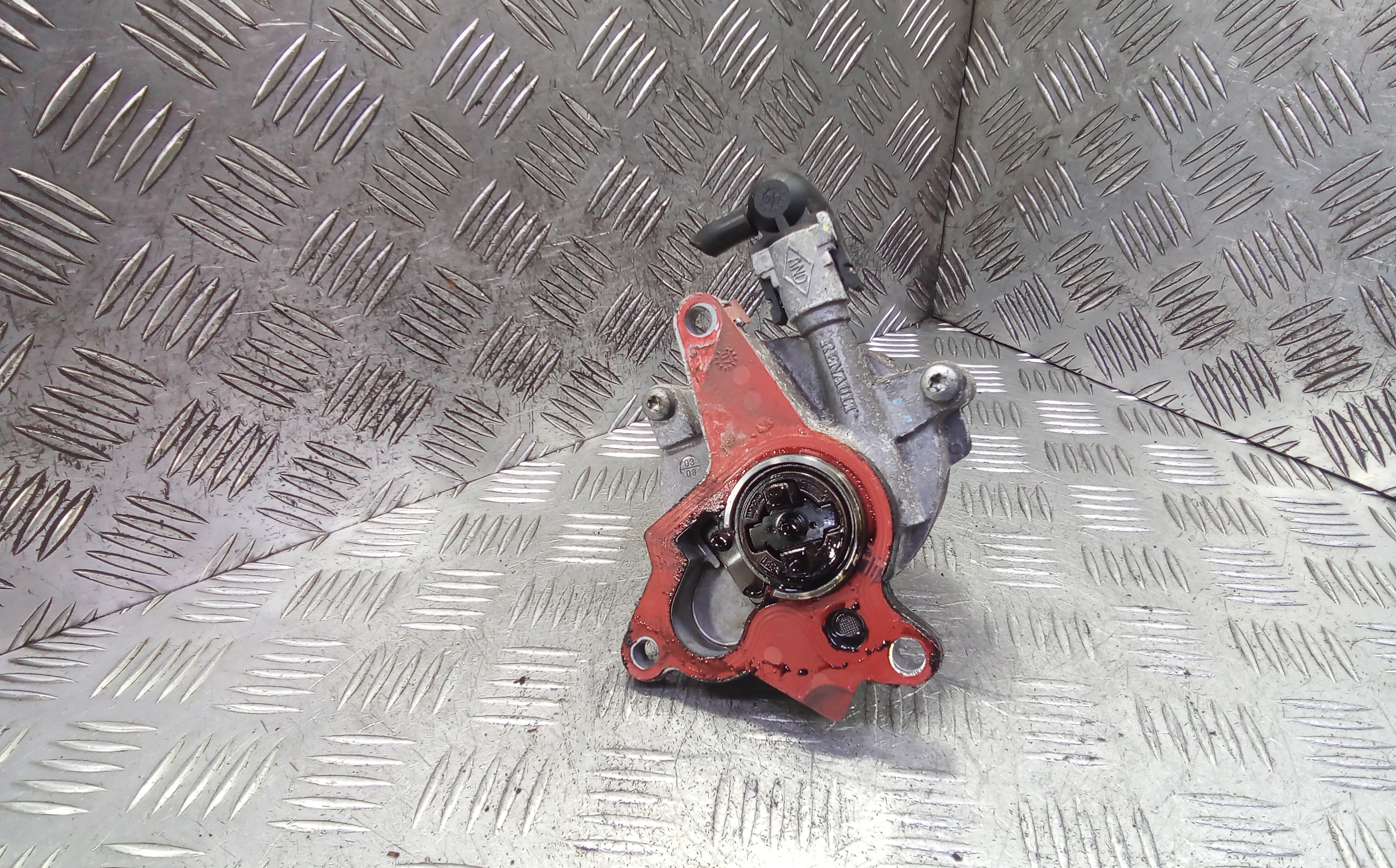 Насос вакуумный Nissan Qashqai