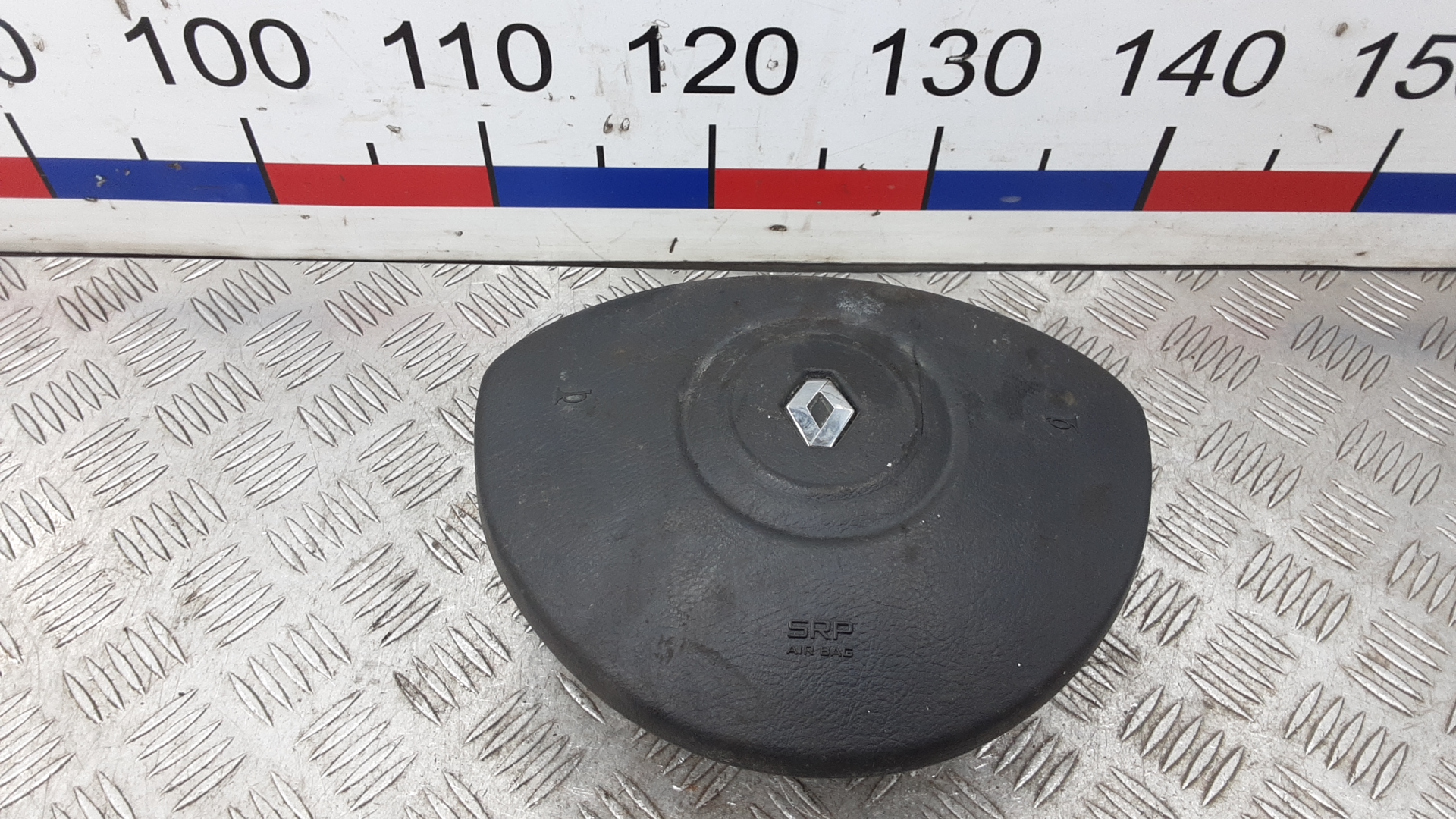 Подушка безопасности водителя Renault Clio 3