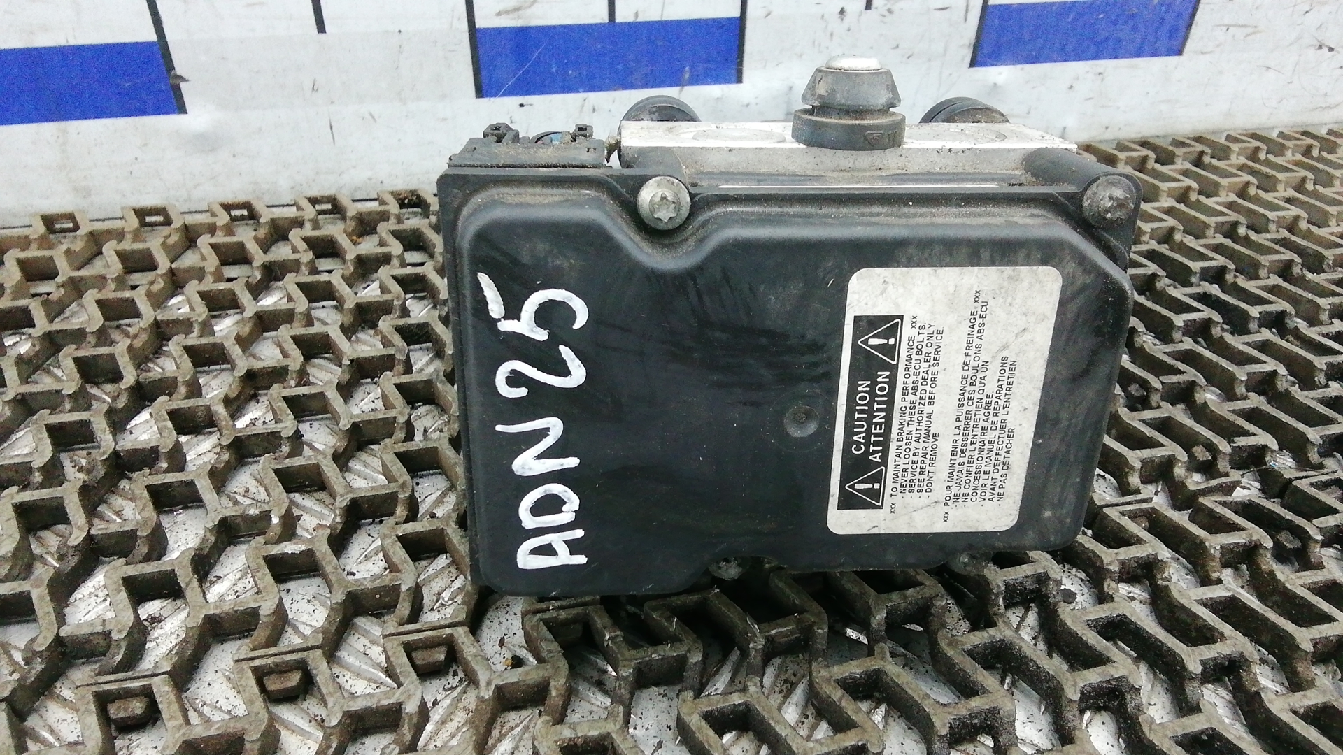 Блок ABS Toyota Avensis T25