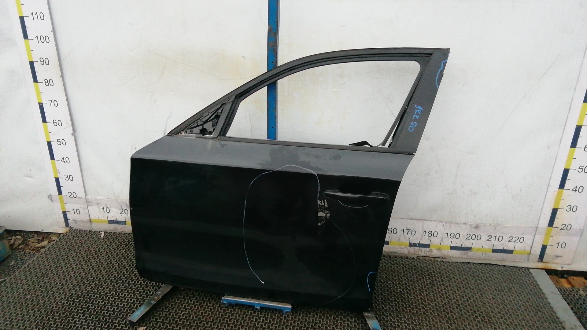 Дверь передняя левая BMW 1 Series E81