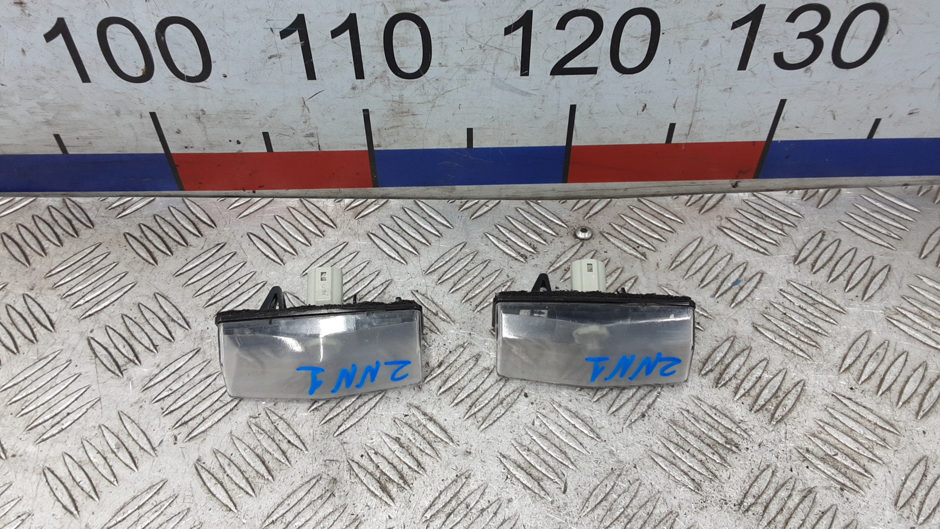 Фонарь подсветки номера 3-5 двери Toyota RAV4 CA40