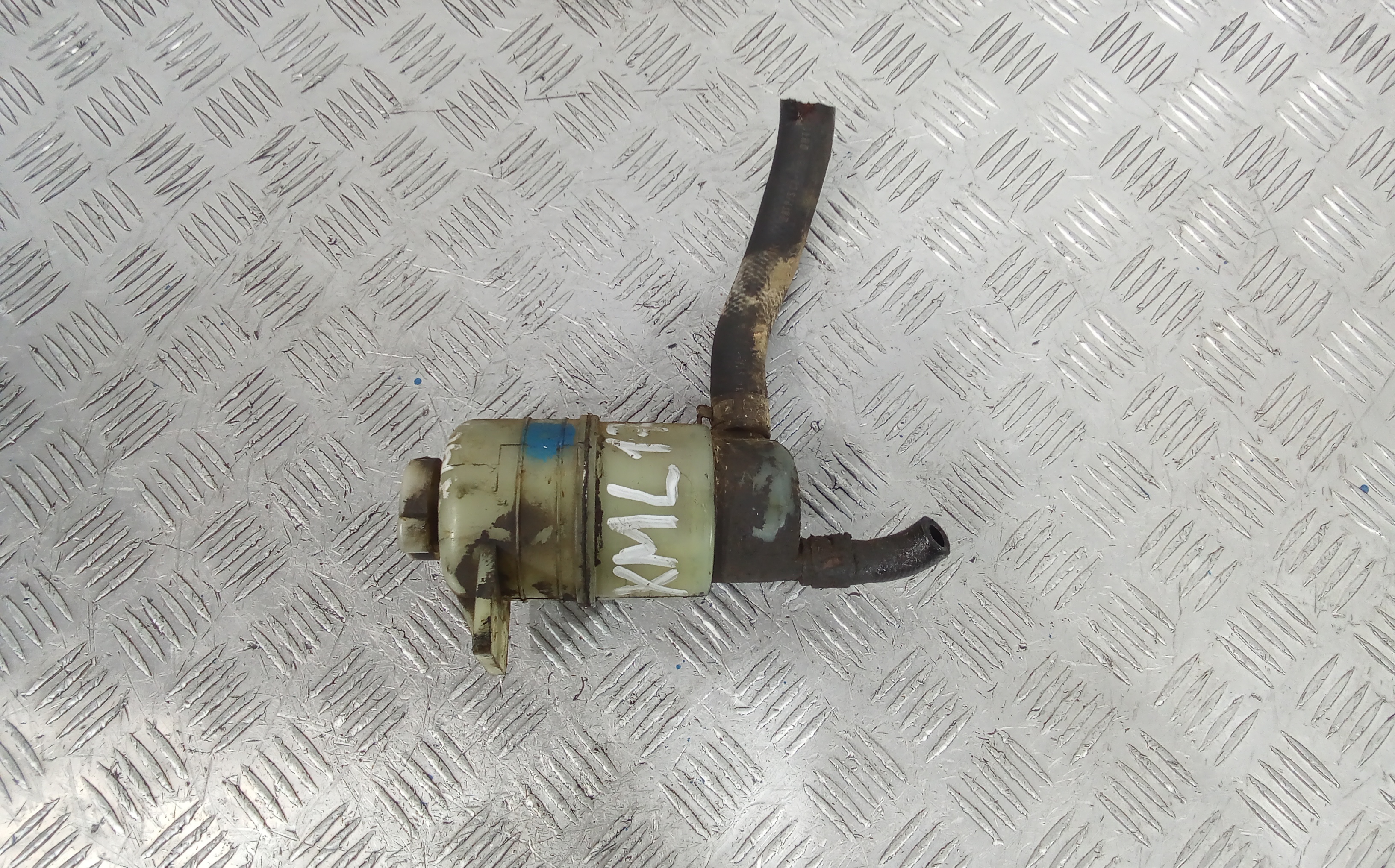 Бачок ГУ Mitsubishi L200 K4T