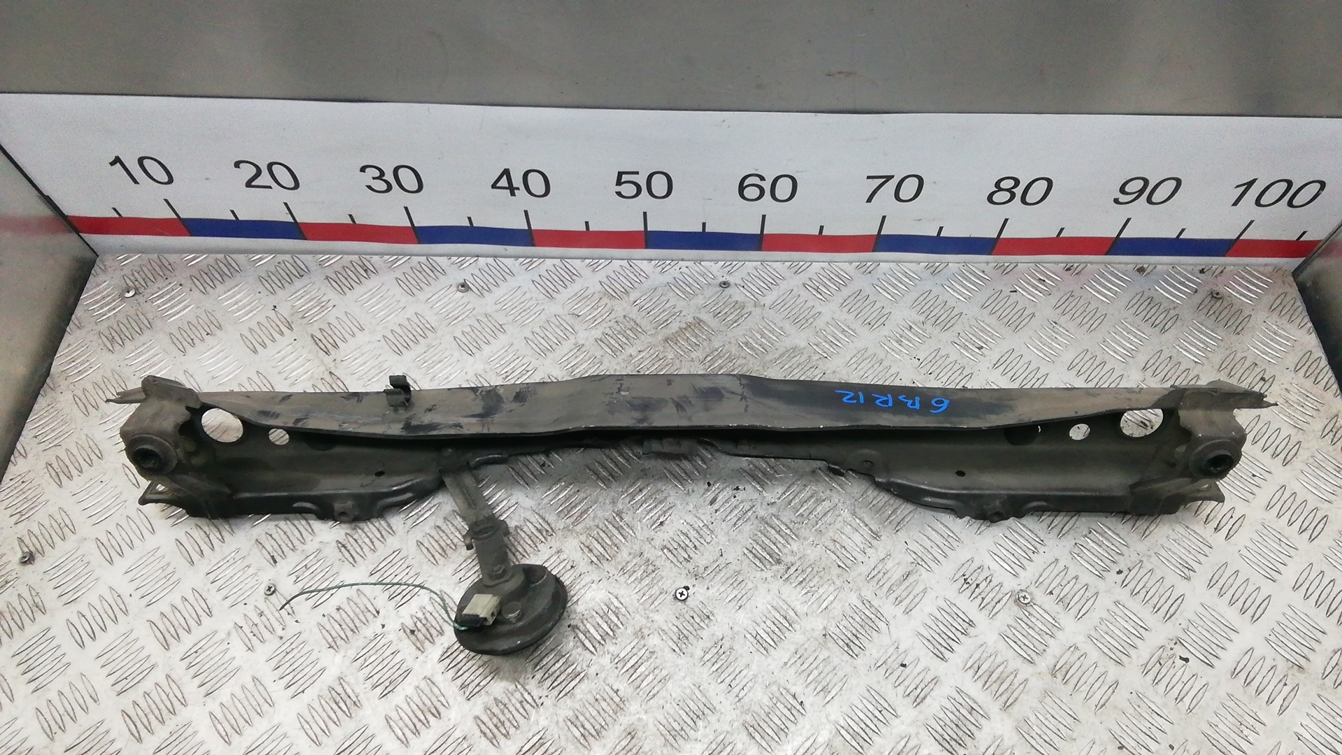Рамка капота Toyota Corolla Verso 2
