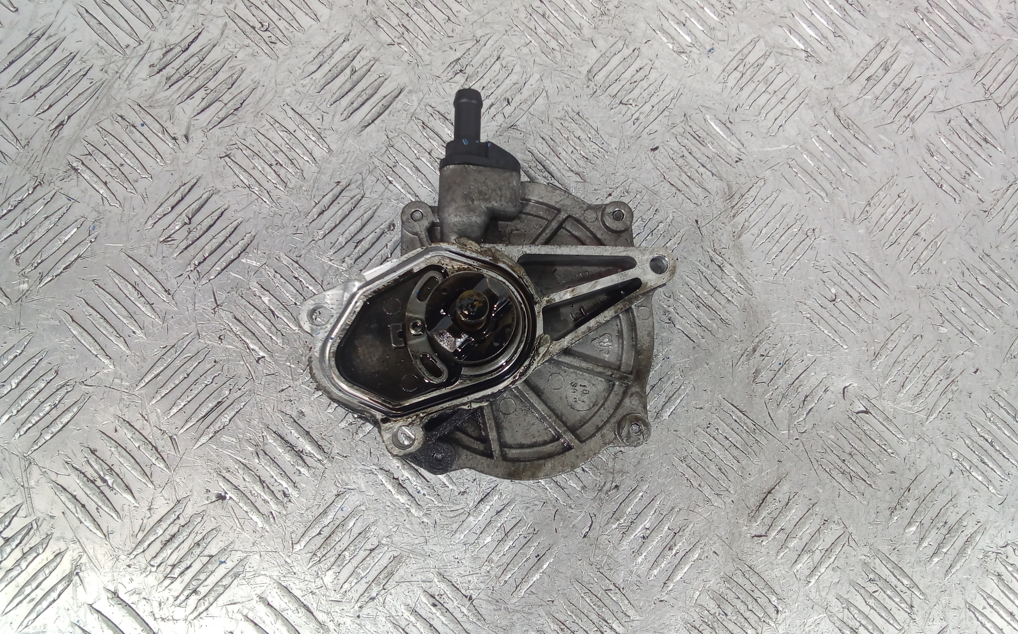 Насос вакуумный Hyundai ix35