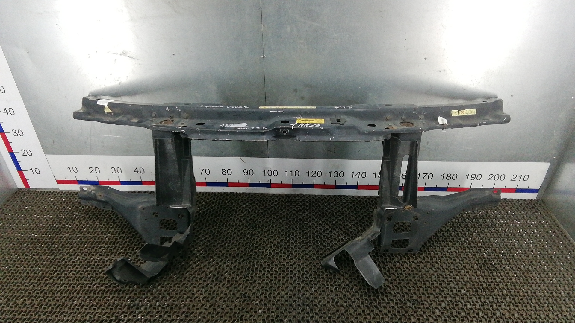Передняя панель крепления облицовки (телевизор) Land Rover Range Rover 3