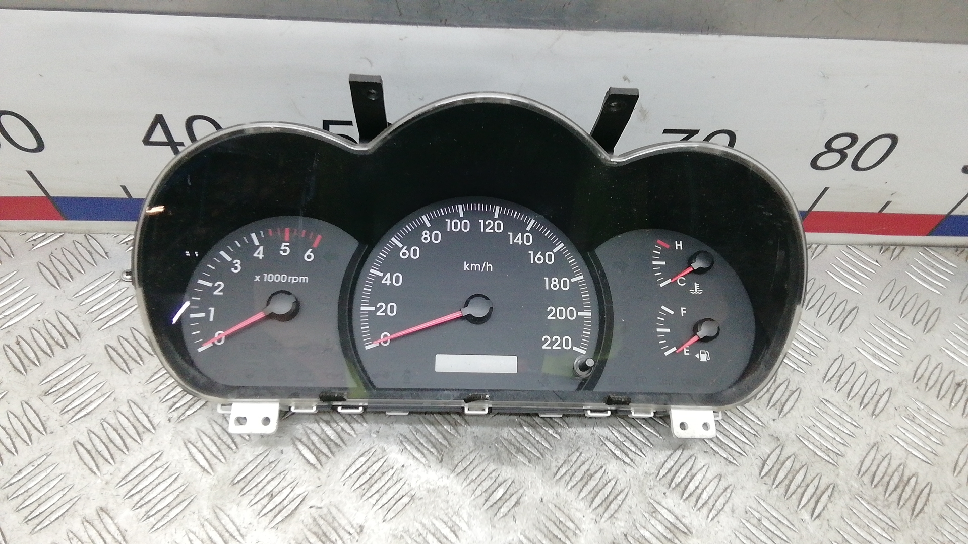 Щиток приборов Kia Cerato 1