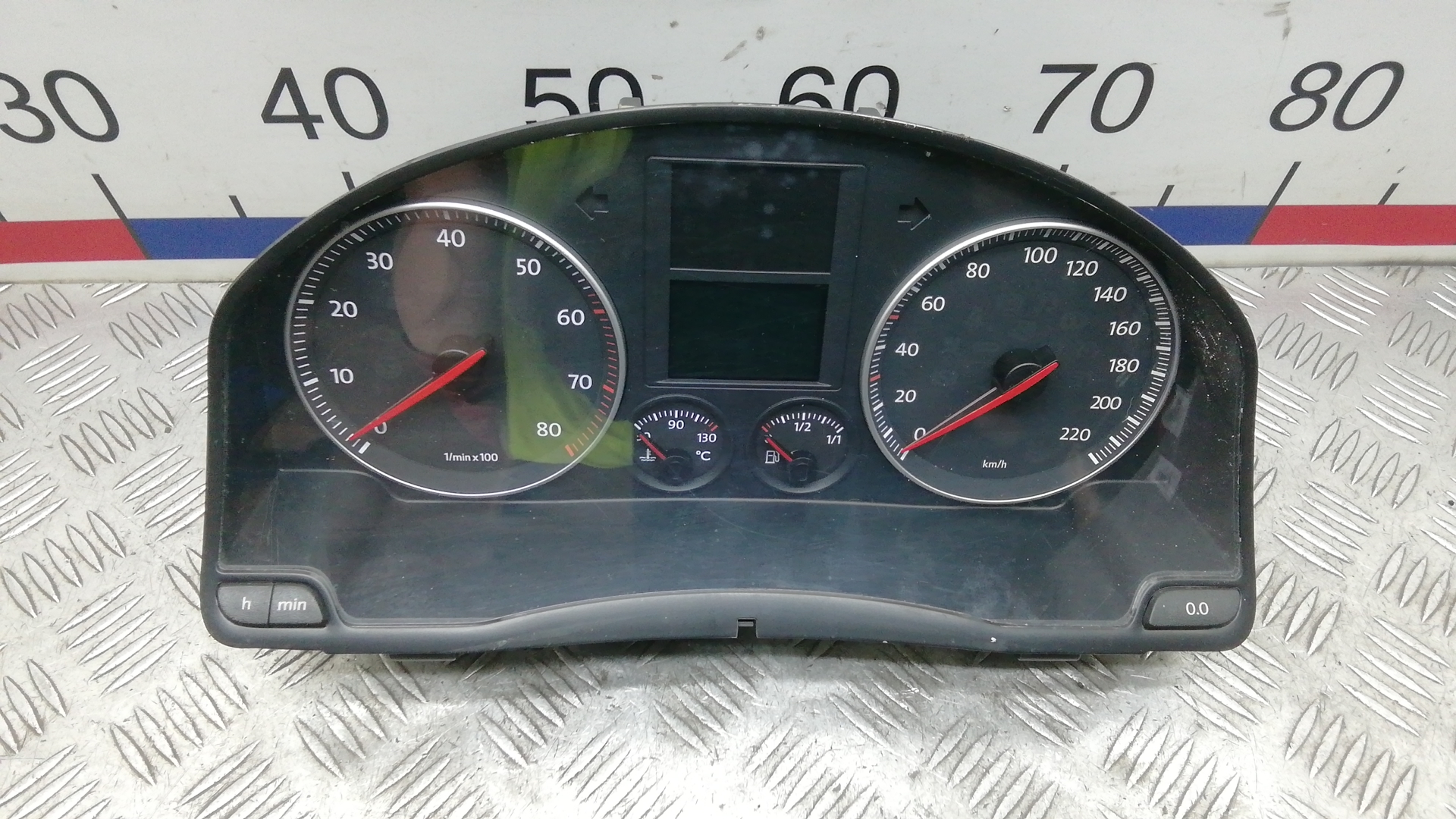 Щиток приборов Volkswagen Golf 5