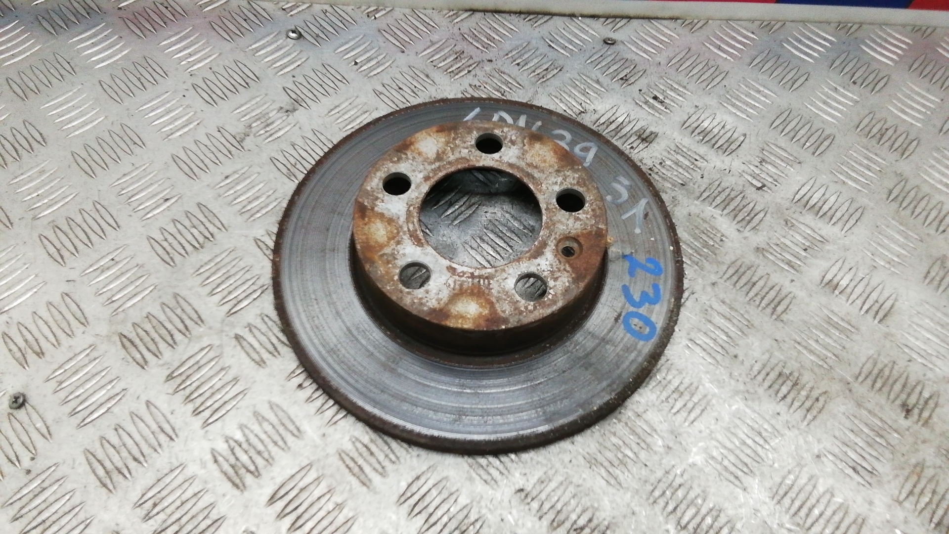 Диск тормозной задний Volkswagen Bora 1