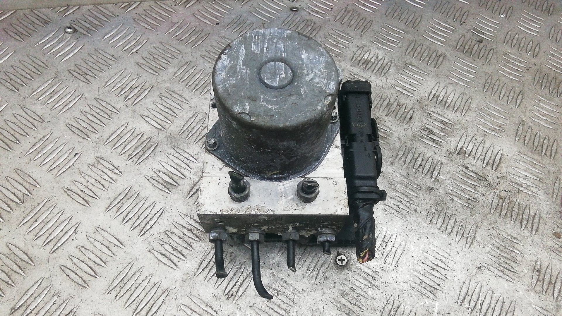 Блок ABS Nissan Note E11
