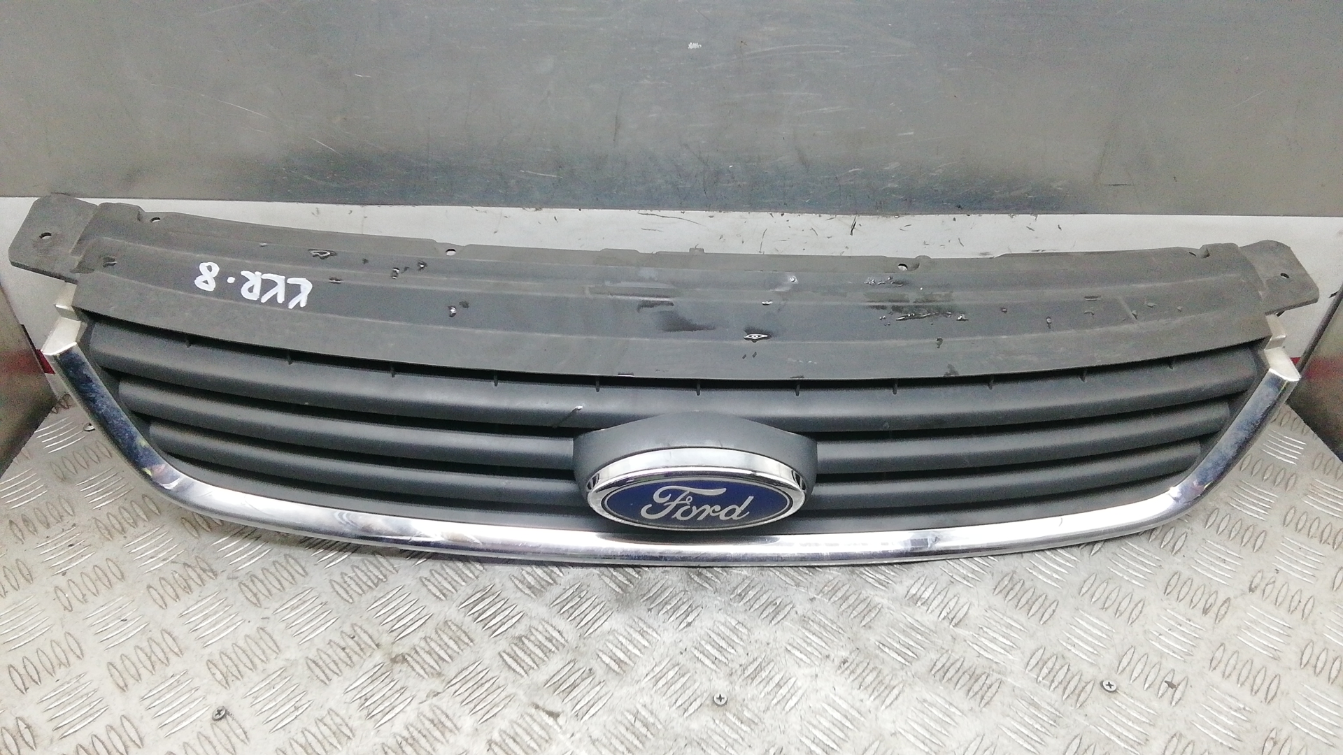 Решетка радиатора Ford Kuga 1