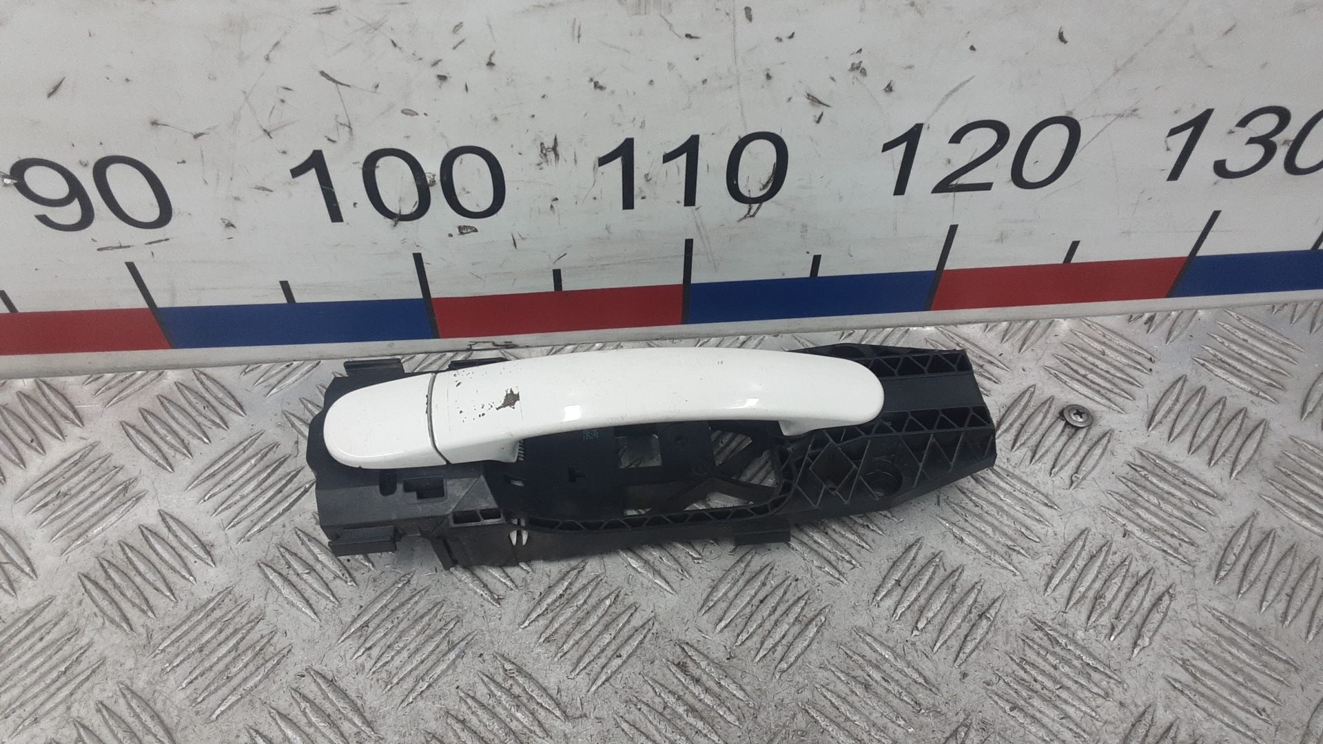 Ручка наружная передняя левая Volkswagen Polo 5 (6R)