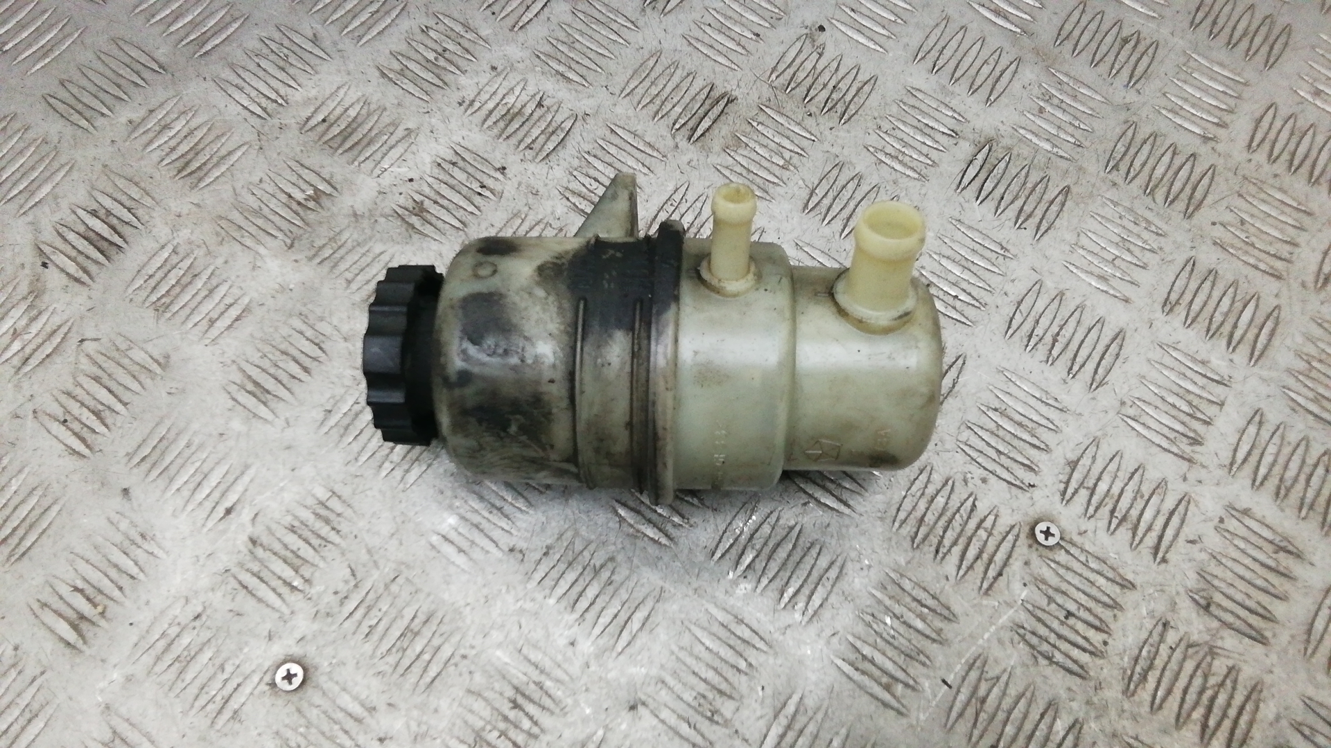 Бачок ГУ Chrysler Voyager 5