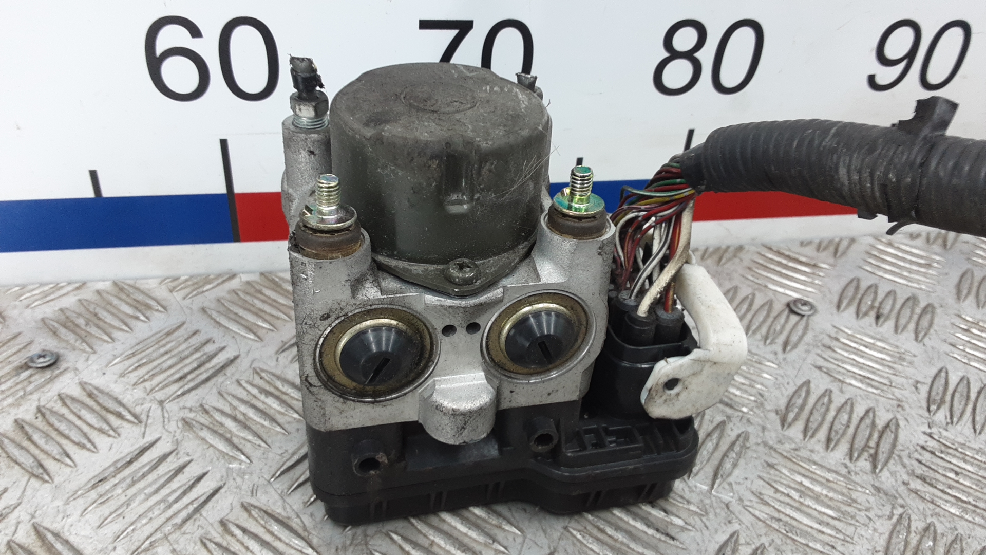 Блок ABS Toyota RAV4 XA20