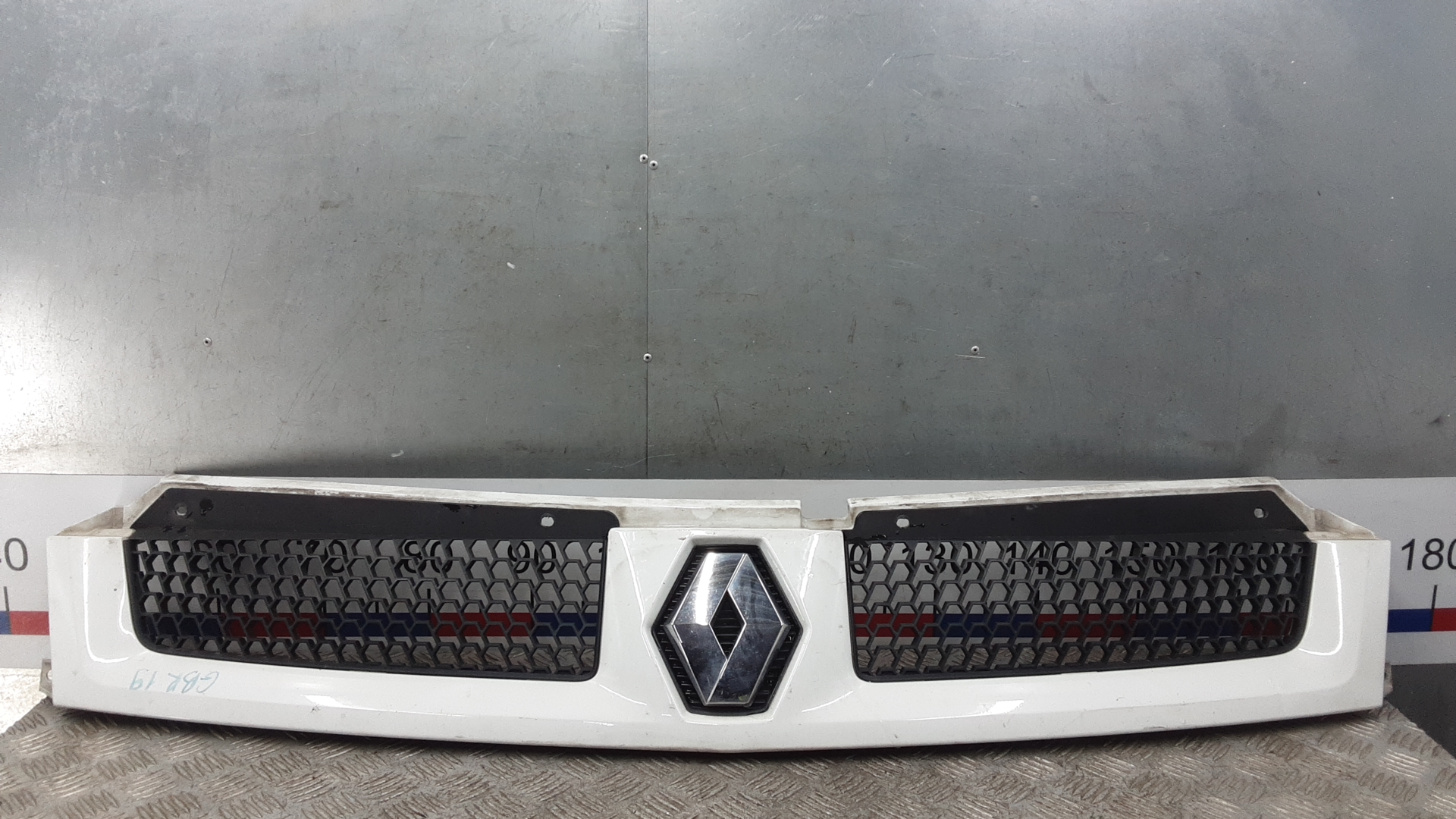 Решетка радиатора Renault Master 2