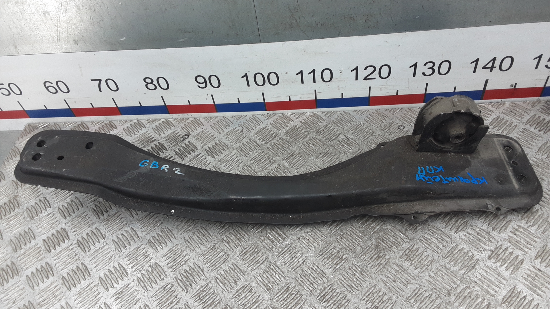 Кронштейн КПП опорный Toyota RAV4