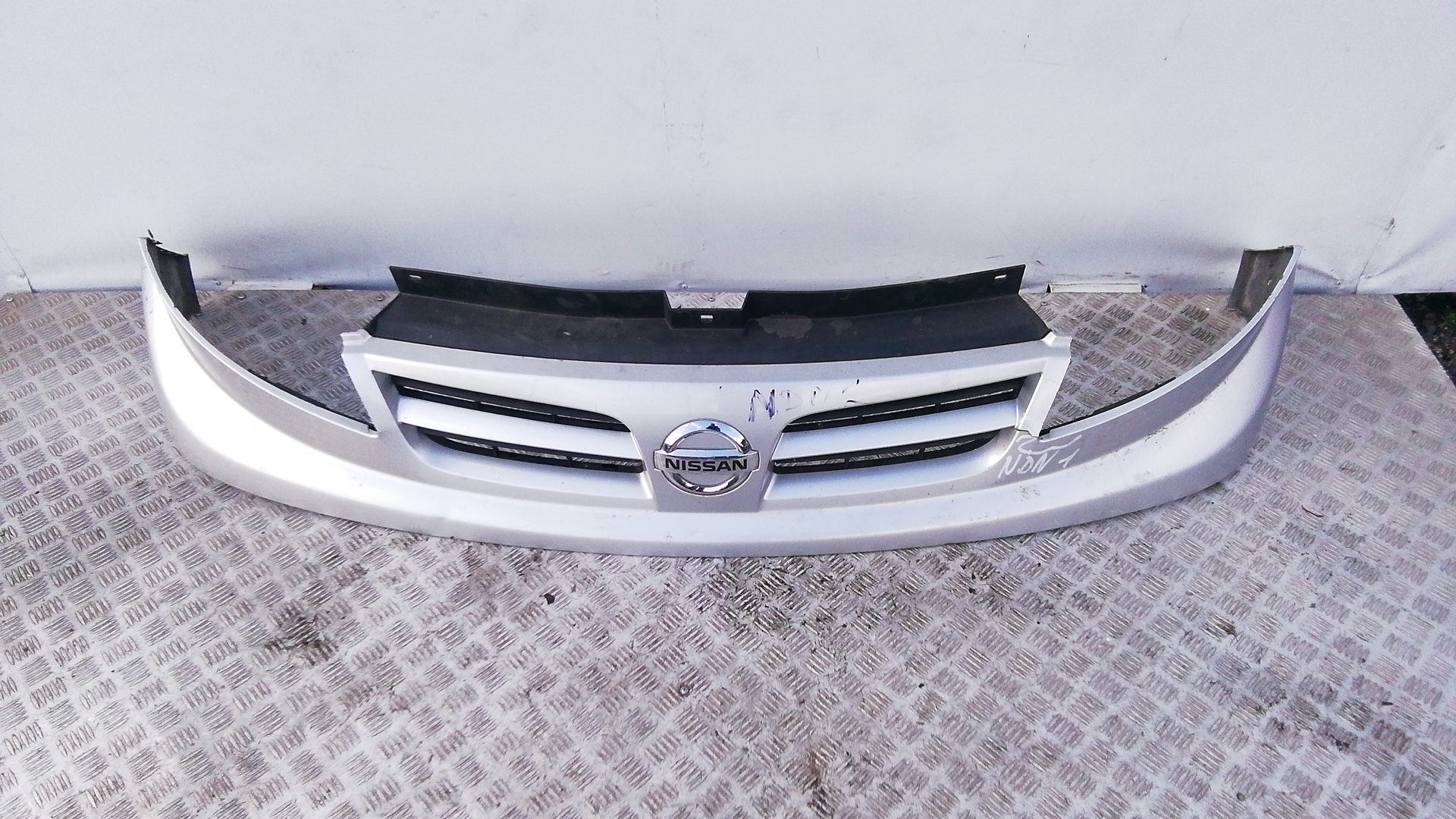 Решетка радиатора Nissan Primastar X83