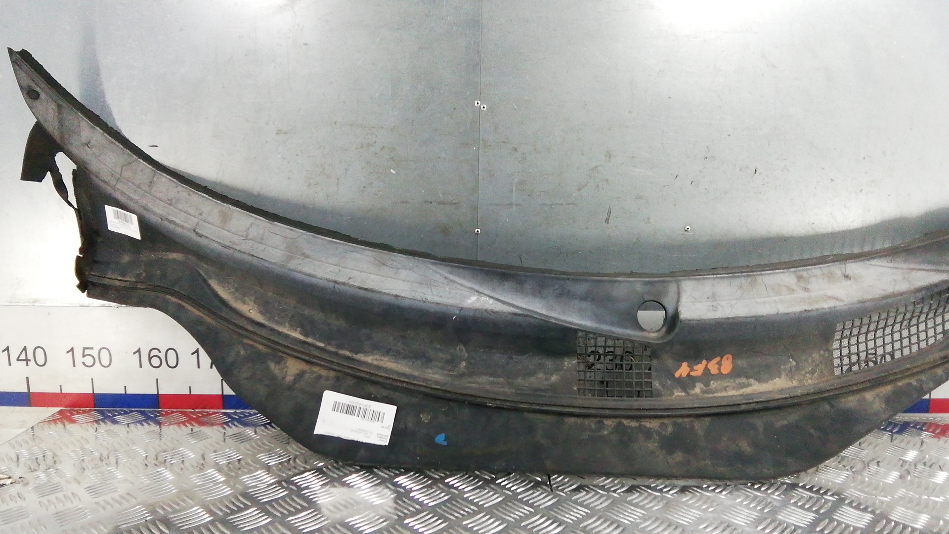 Накладка декоративная (жабо, дождевик) Chrysler Pacifica 1