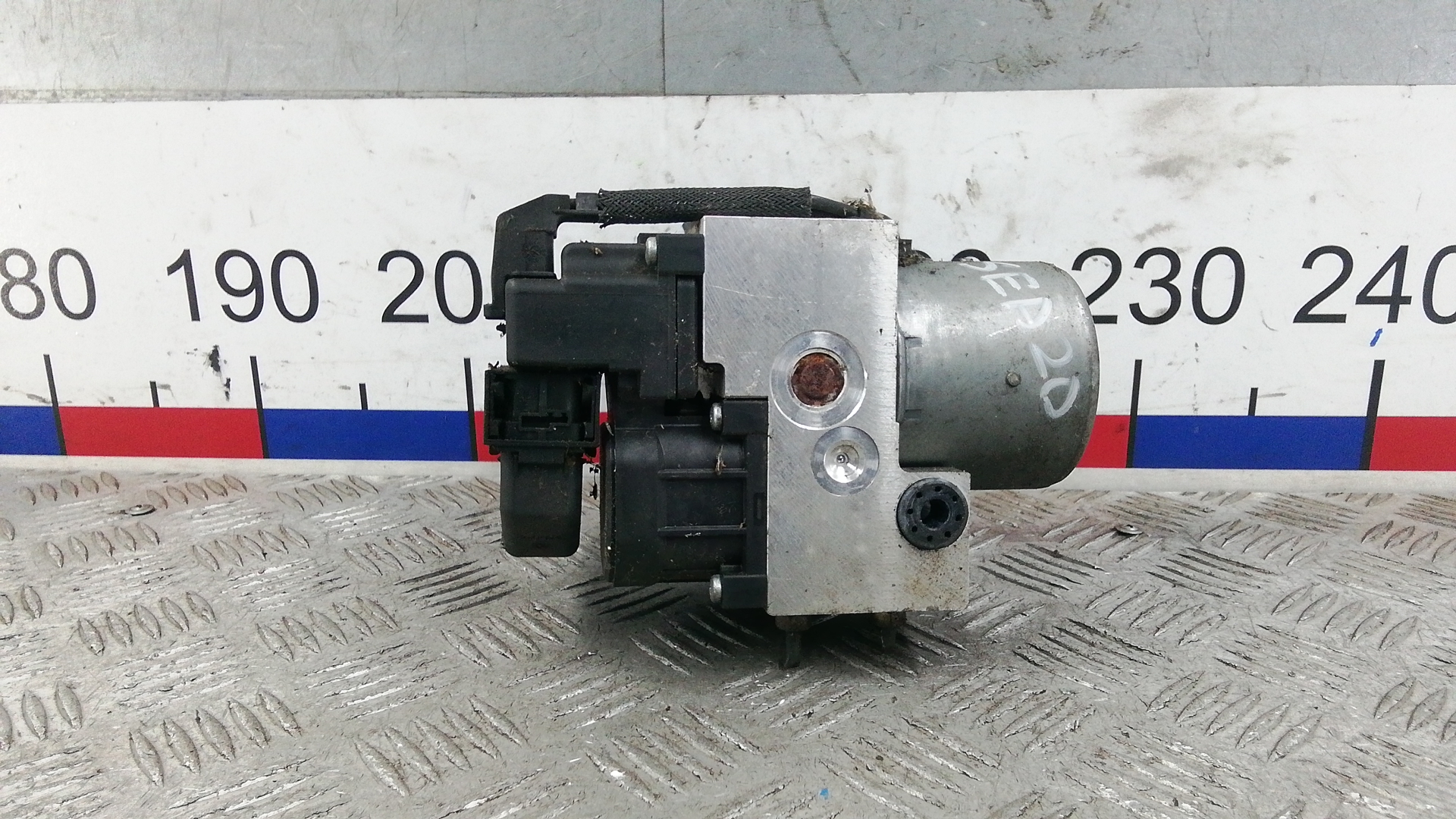 Блок ABS Nissan Navara D22