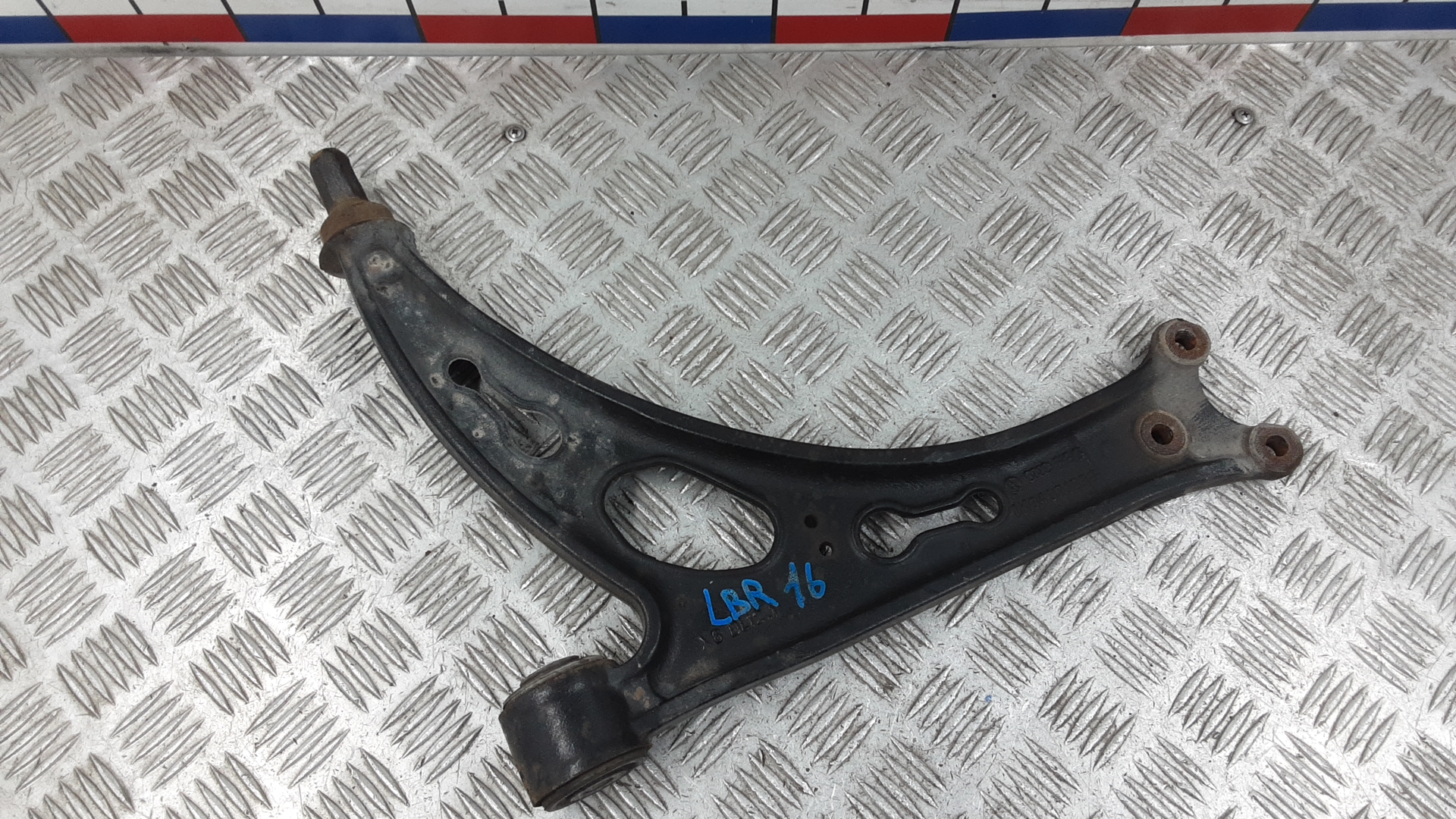Рычаг передний нижний правый Volkswagen Touran (1T1, 1T2)