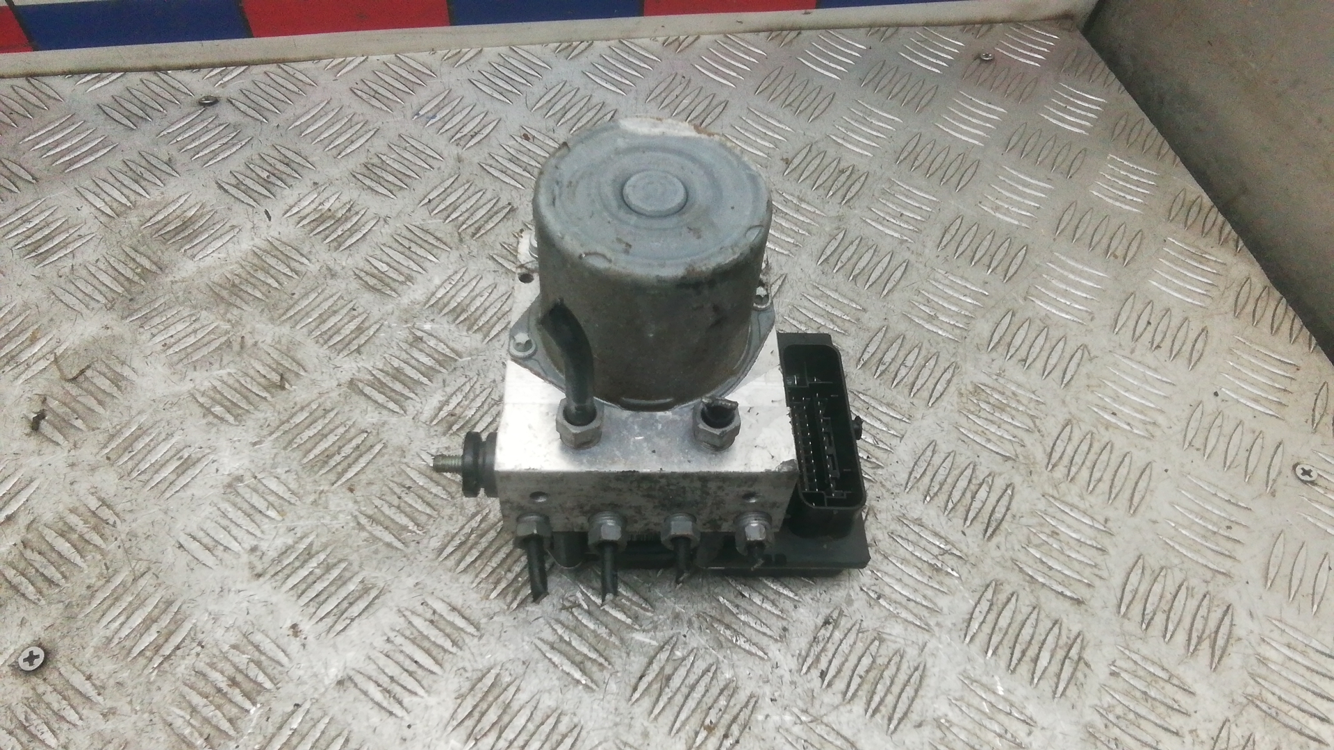 Блок ABS Peugeot 3008 1